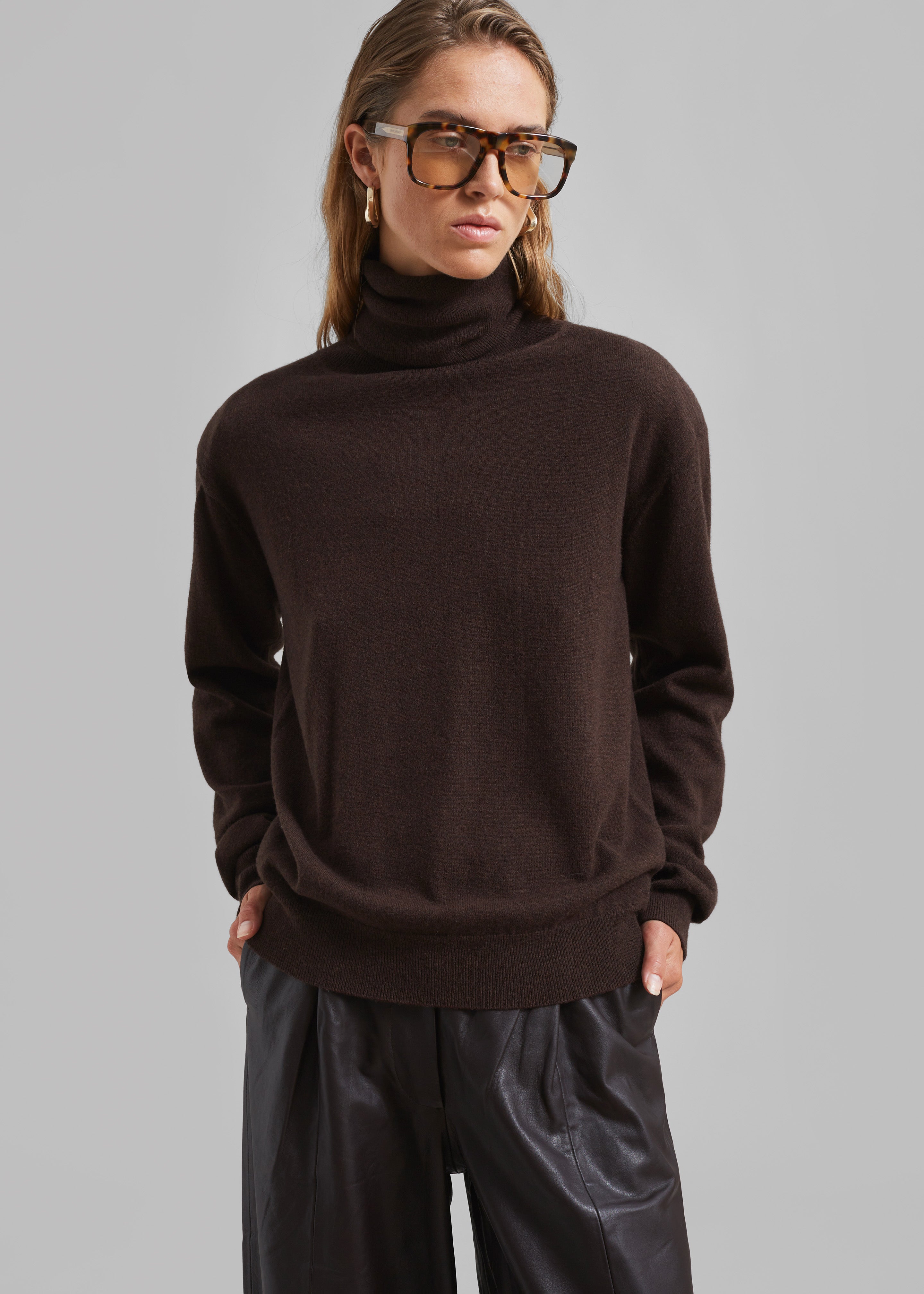 Ines Thin Padded Turtleneck - Brown - 1