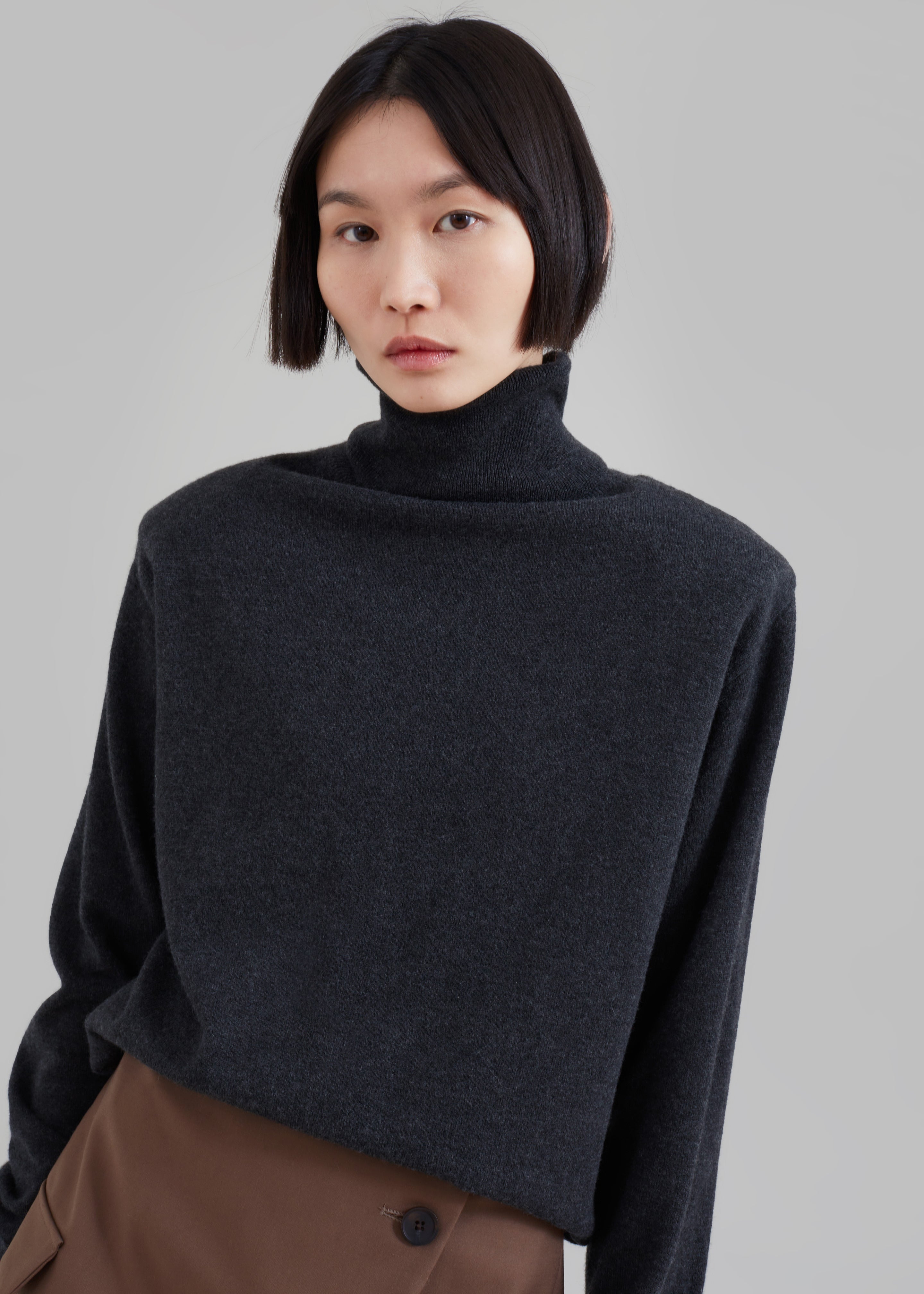 Ines Thin Padded Turtleneck - Charcoal - 7