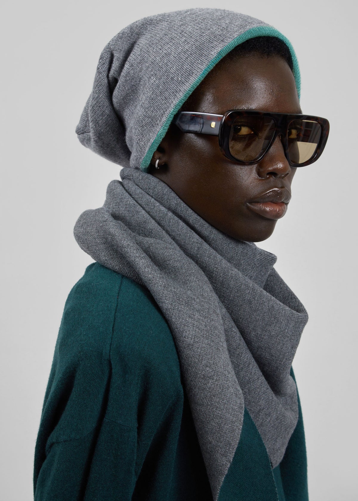 Inko Cashmere Reversible Beanie - Green/Grey