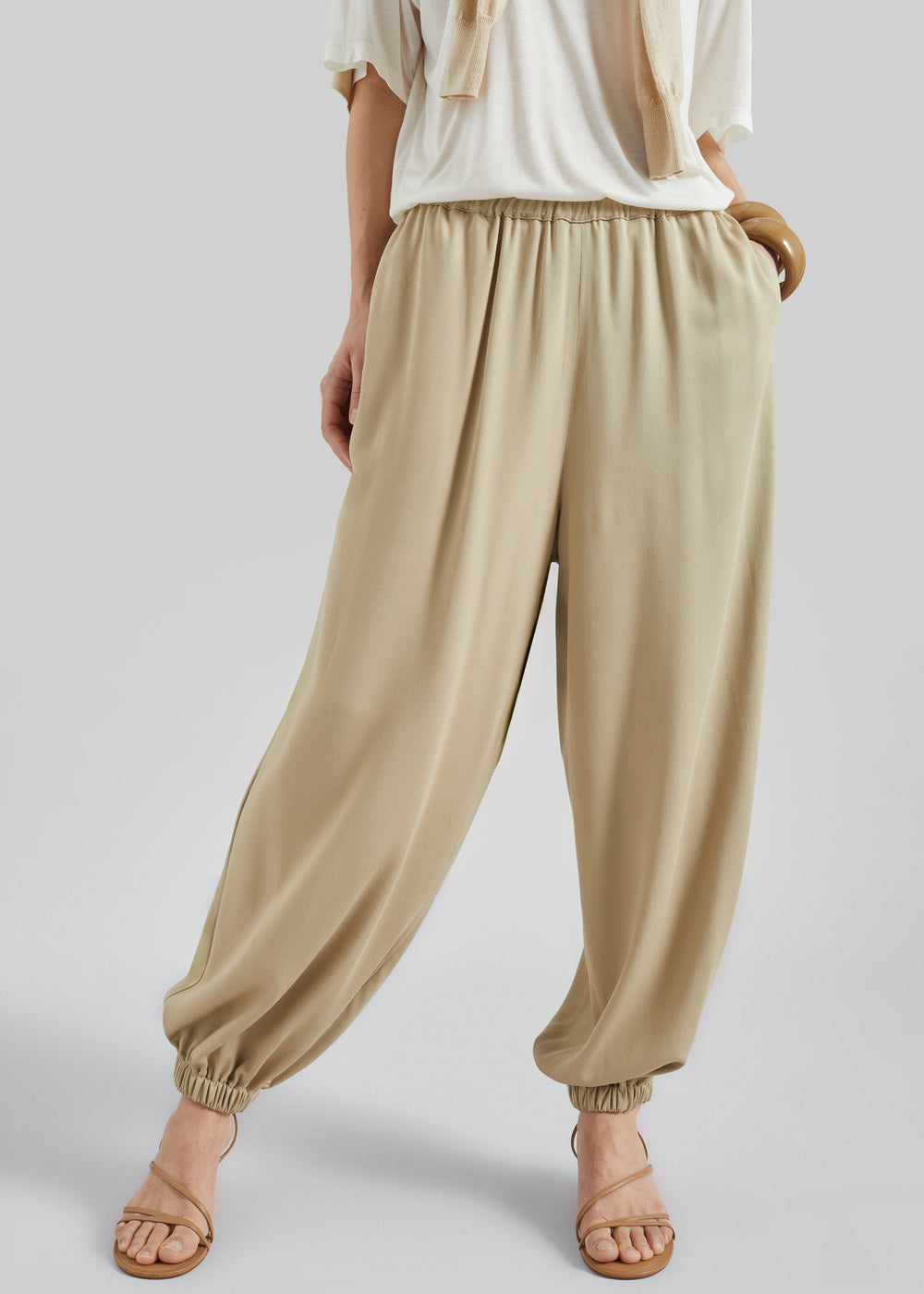 Isola Fluid Balloon Pants - Beige