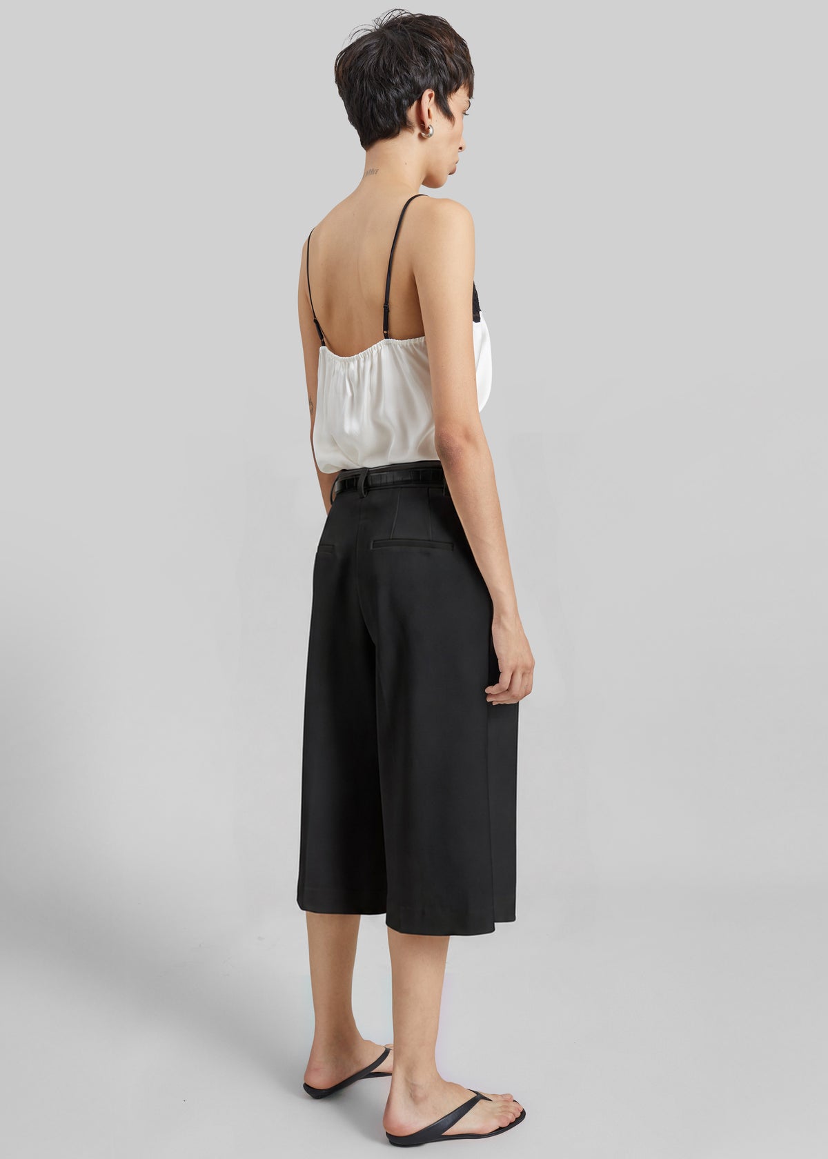 Jag Pleated Bermuda Shorts - Black