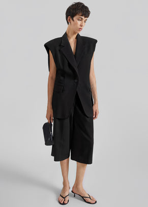 Jag Pleated Bermuda Shorts - Black