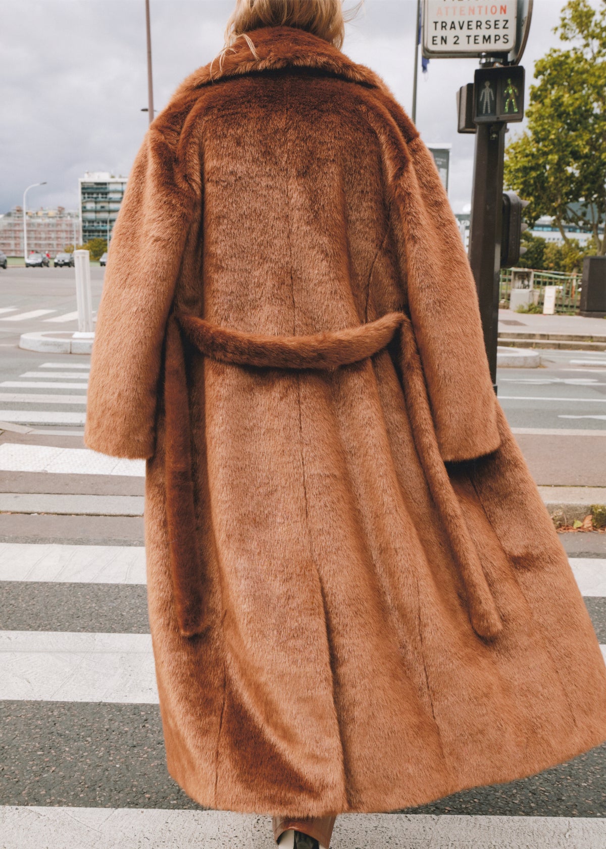 Joni Faux Fur Coat - Dark Camel - 11