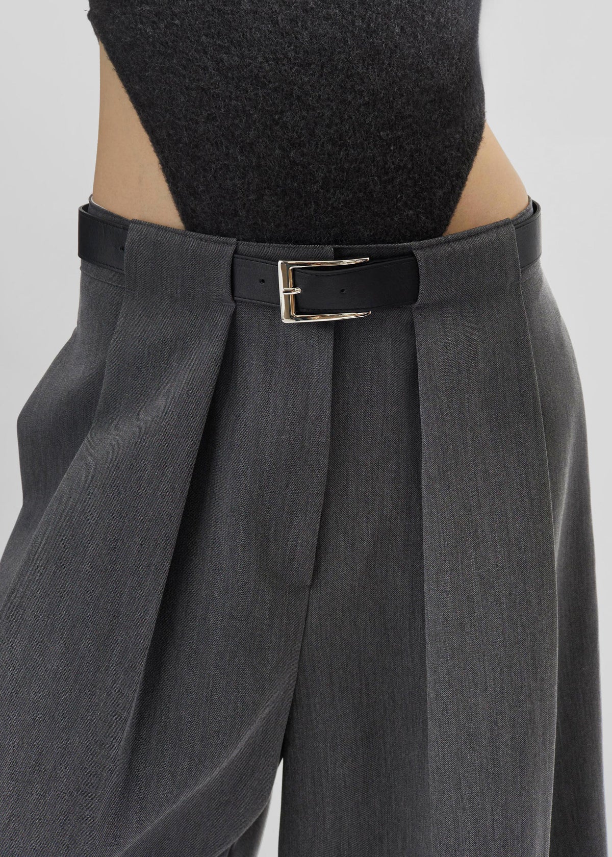 Kalvo Belted Bermuda Shorts - Dark Grey - 4