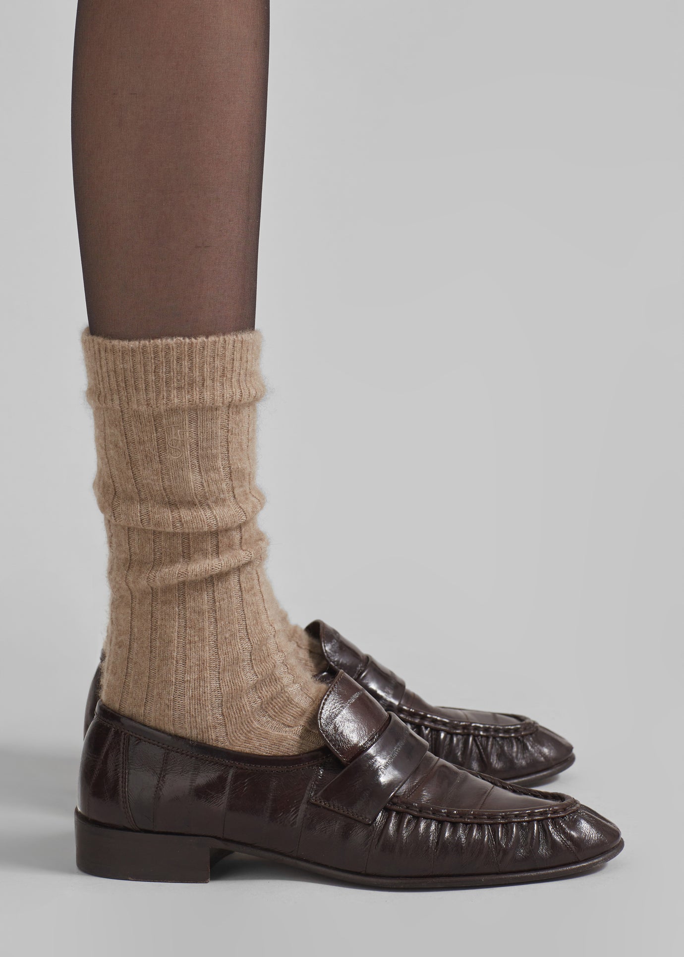 Kano Cashmere Ribbed Socks - Taupe - 1