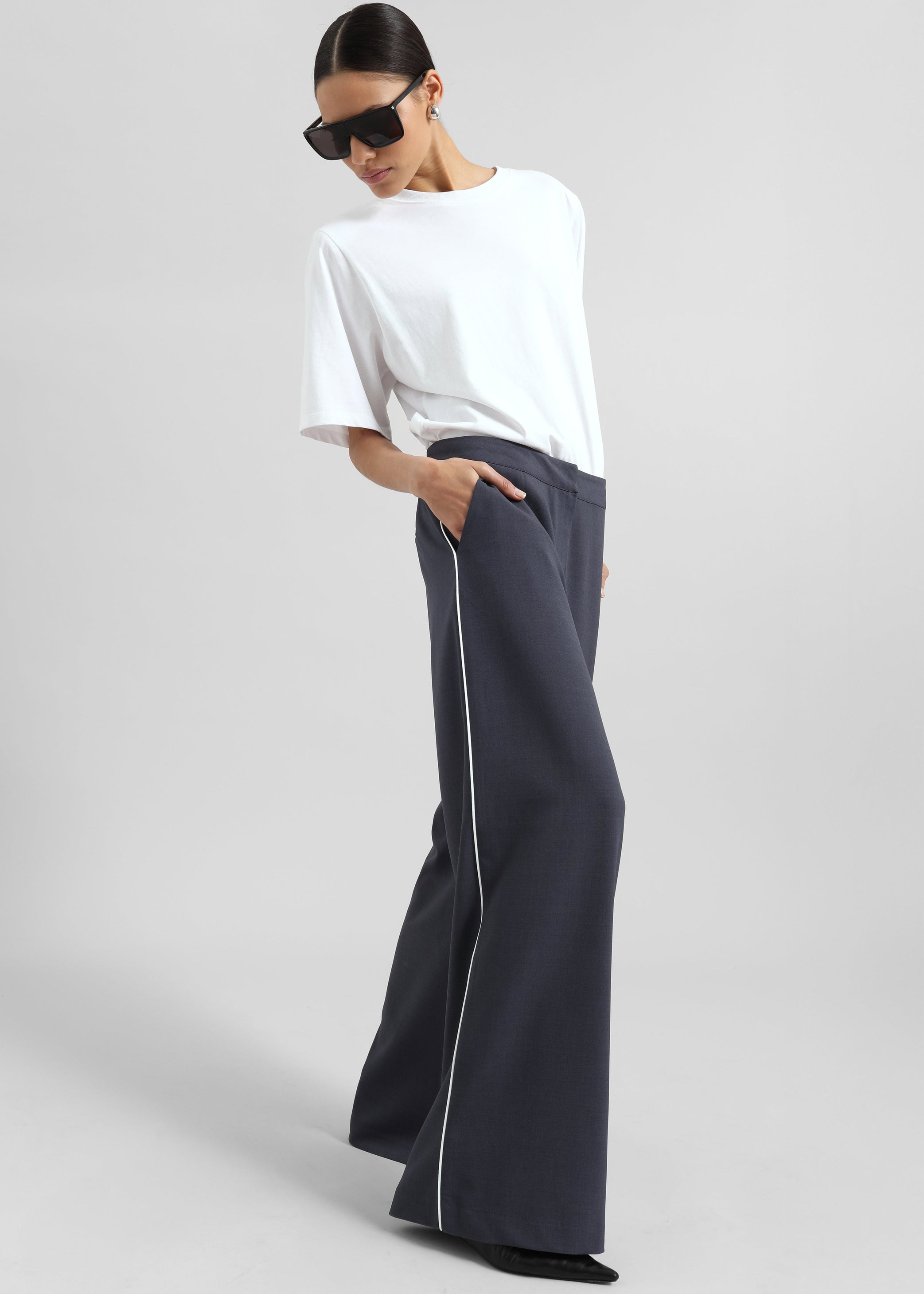 Shop the look image for Kemi Contrast Trim Pants - Dark Blue