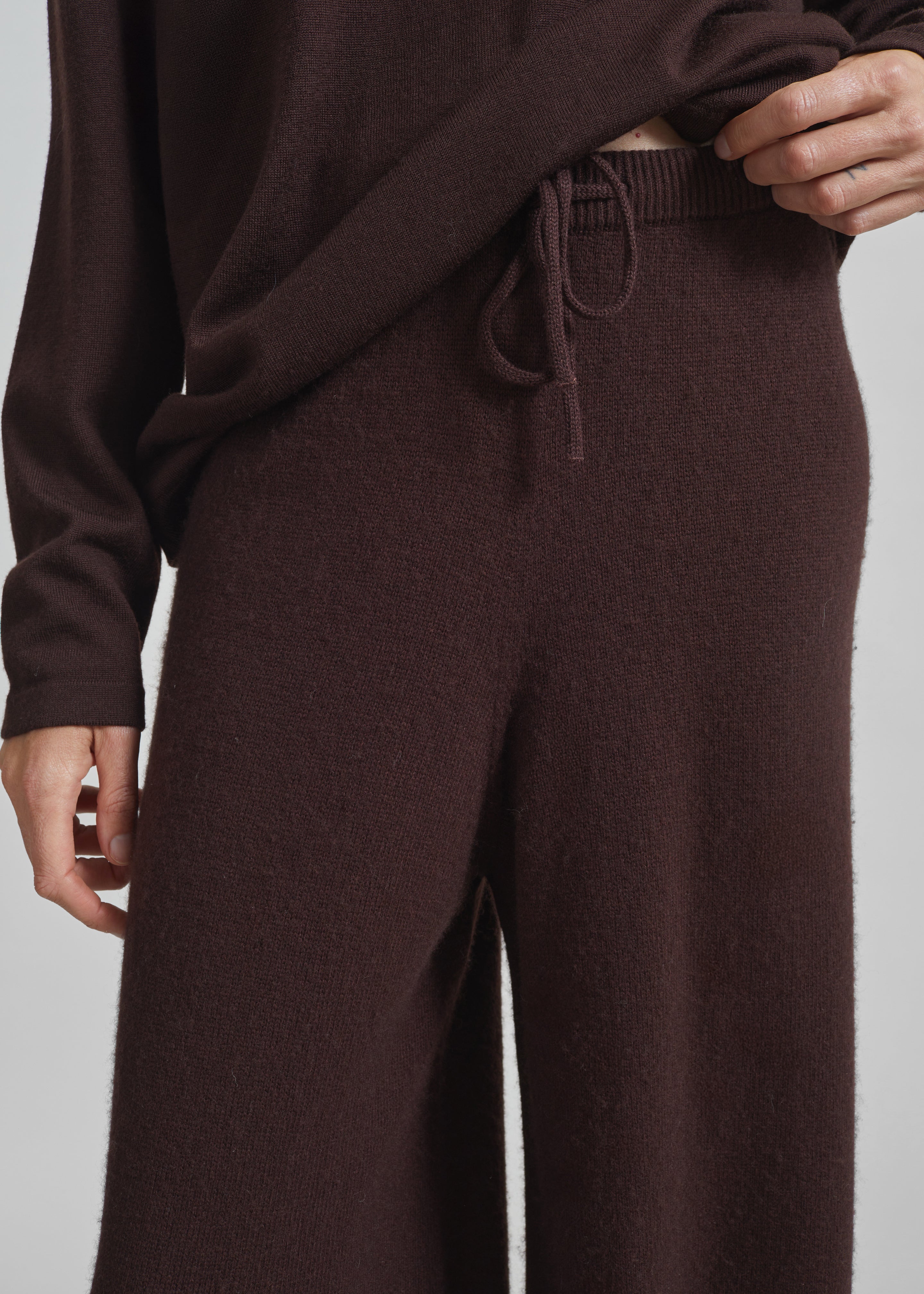 Kladno Knit Joggers - Brown - 4