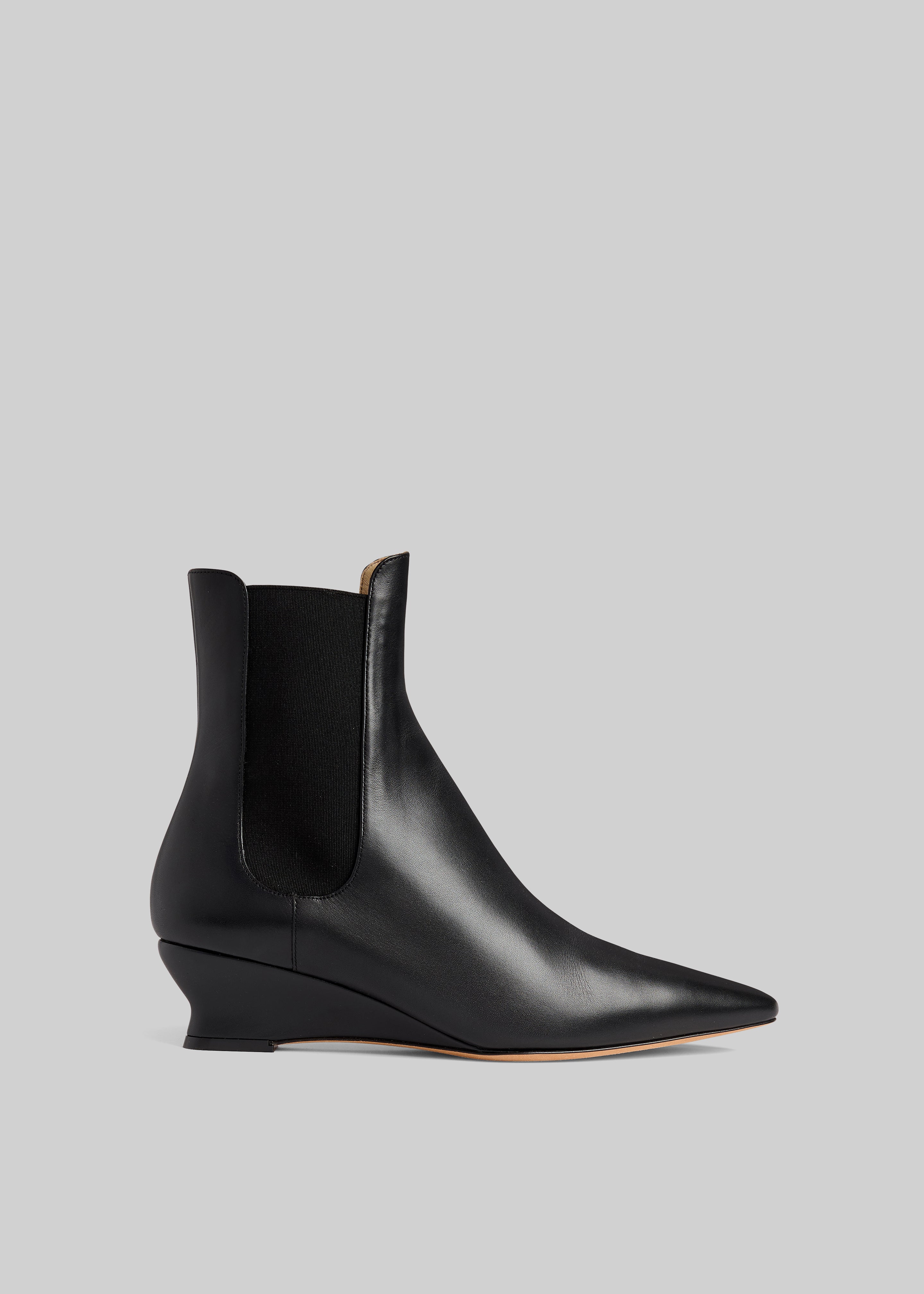 Le Monde Beryl Camille Chelsea Boots - Black