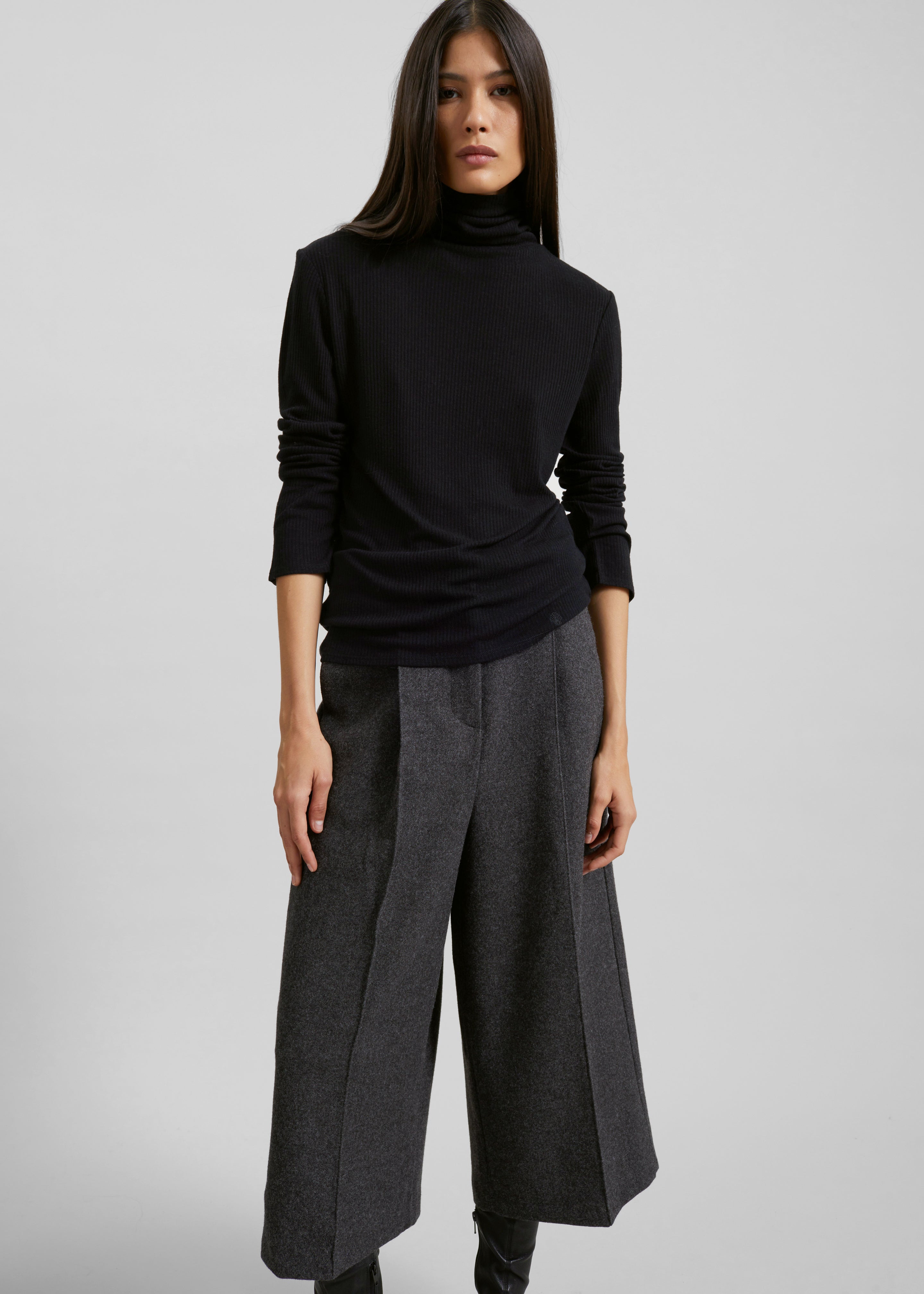Leher Tailored Wool Culottes - Charcoal - 4