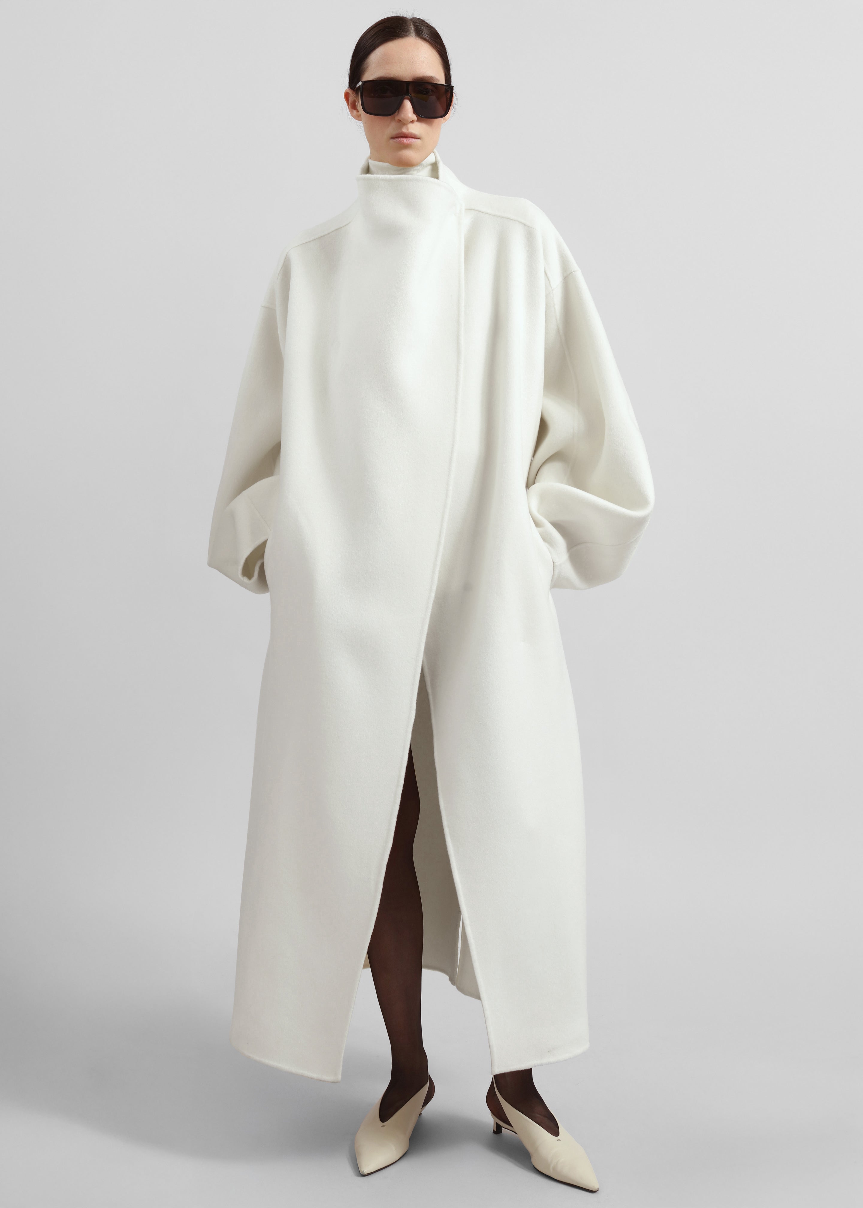 Leroy Funnel Neck Wool Coat - White – The Frankie Shop