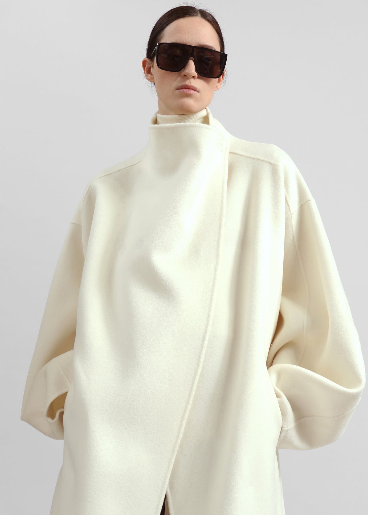 Leroy Funnel Neck Wool Coat - White - 3