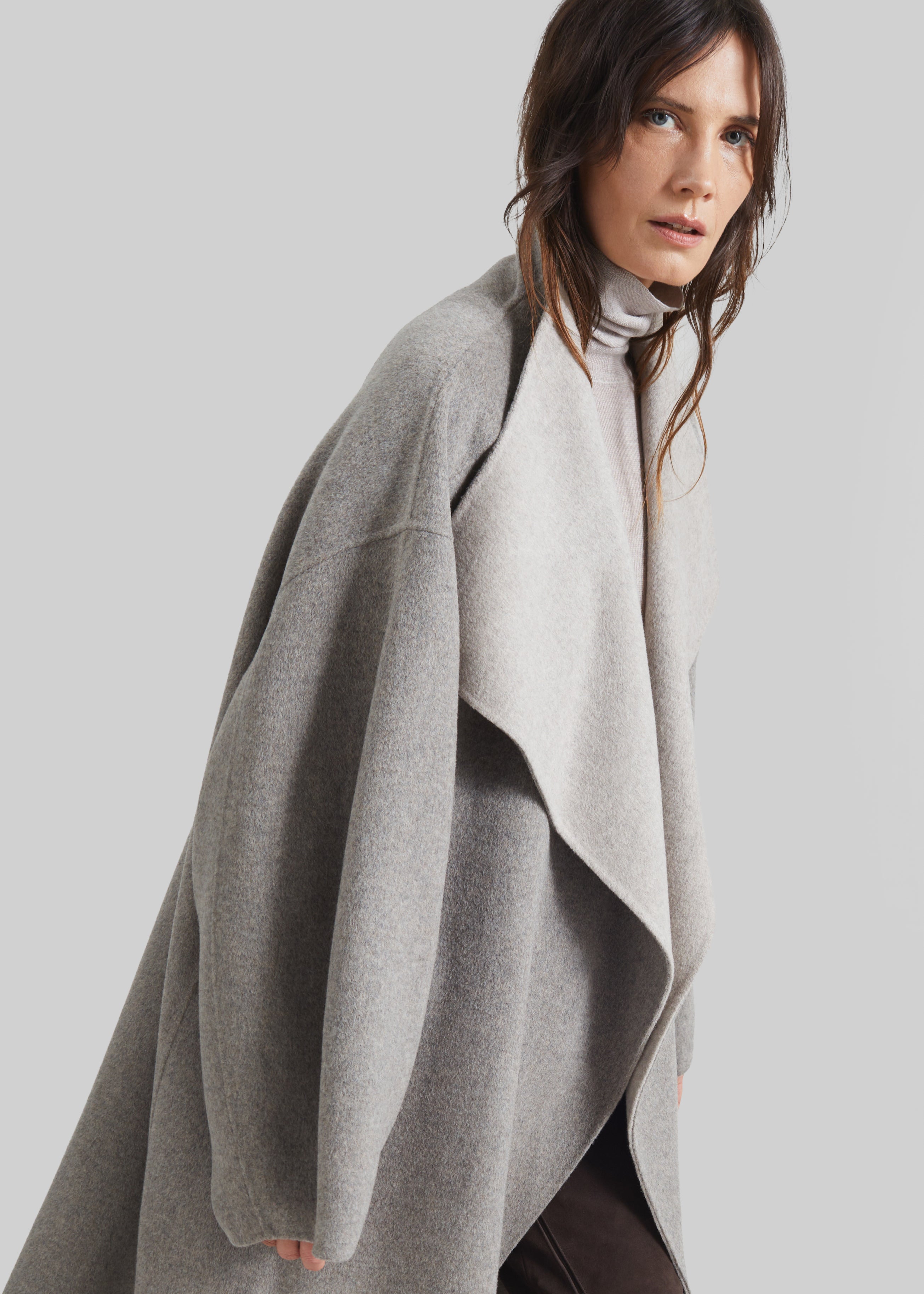 Leroy Reversible Funnel Neck Wool Coat - Beige - 4