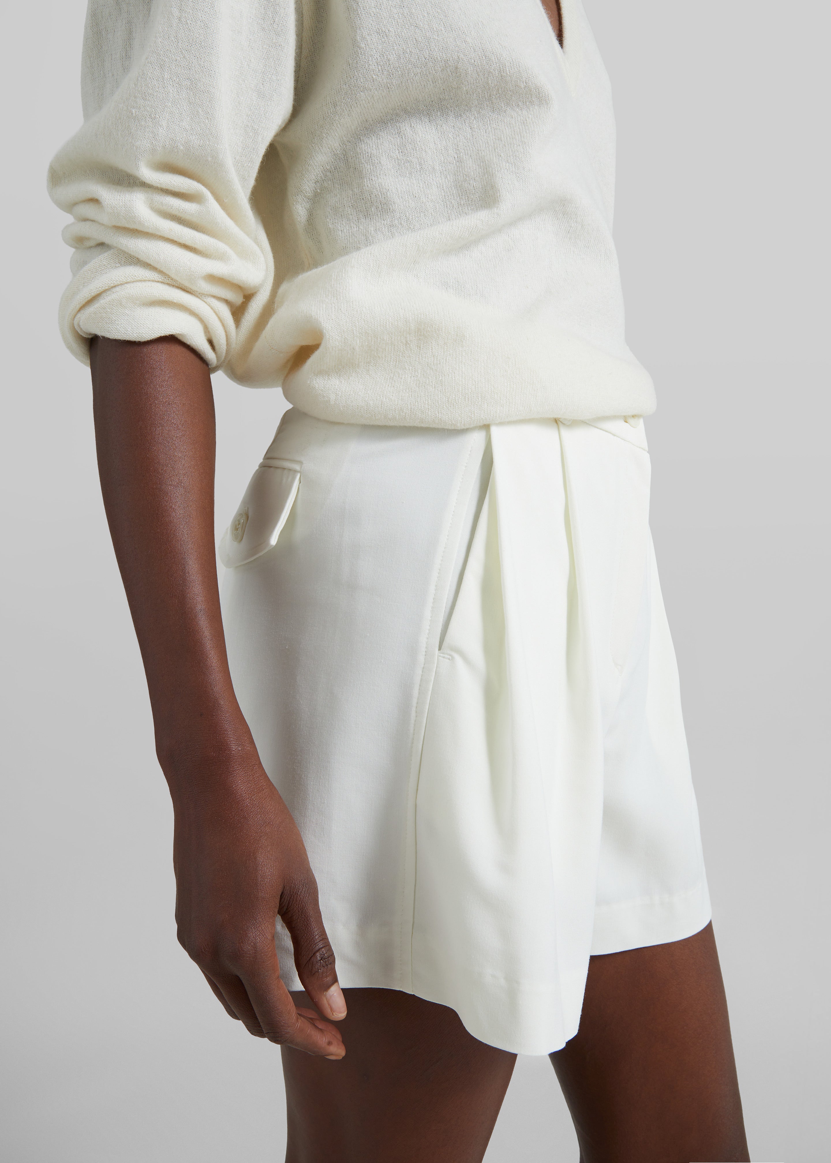 Lisboa Pleated Mini Shorts - Ivory - 4