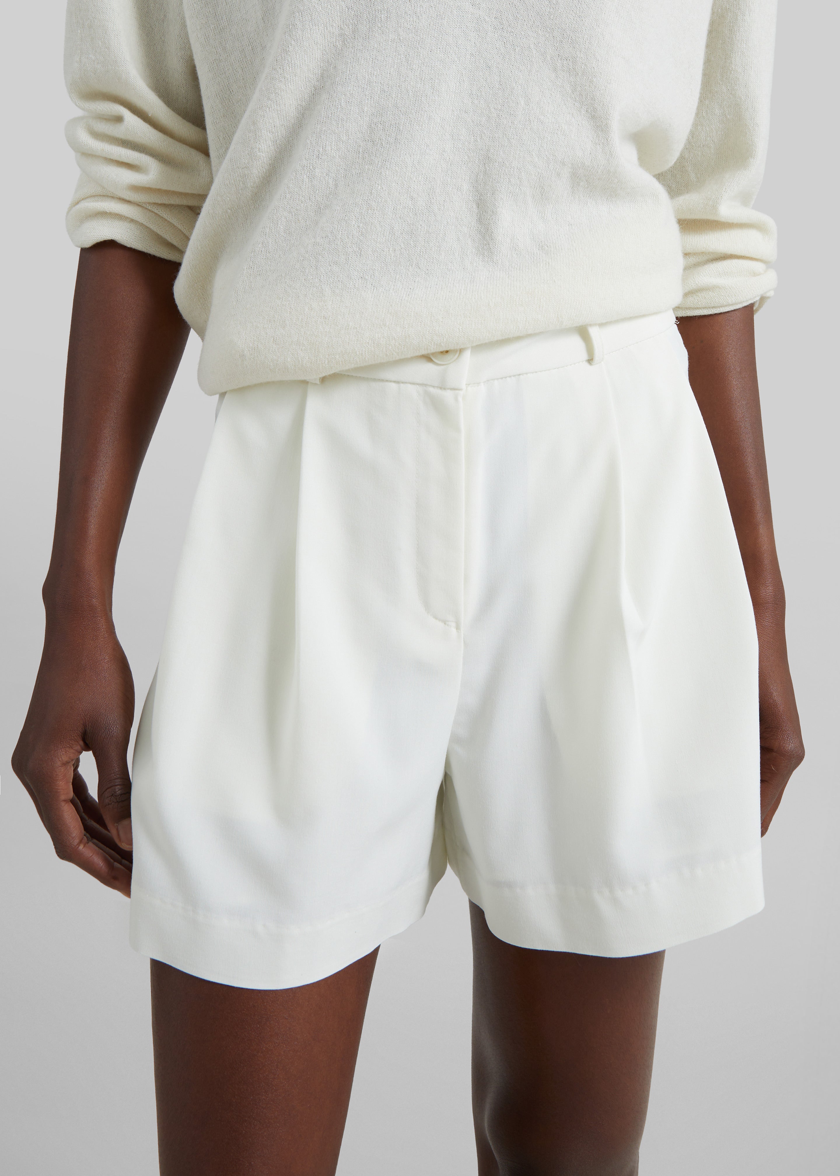 Lisboa Pleated Mini Shorts - Ivory - 5