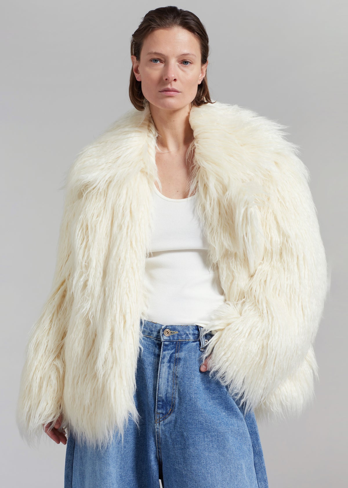 Liza Short Faux Fur Coat Off White – The Frankie Shop