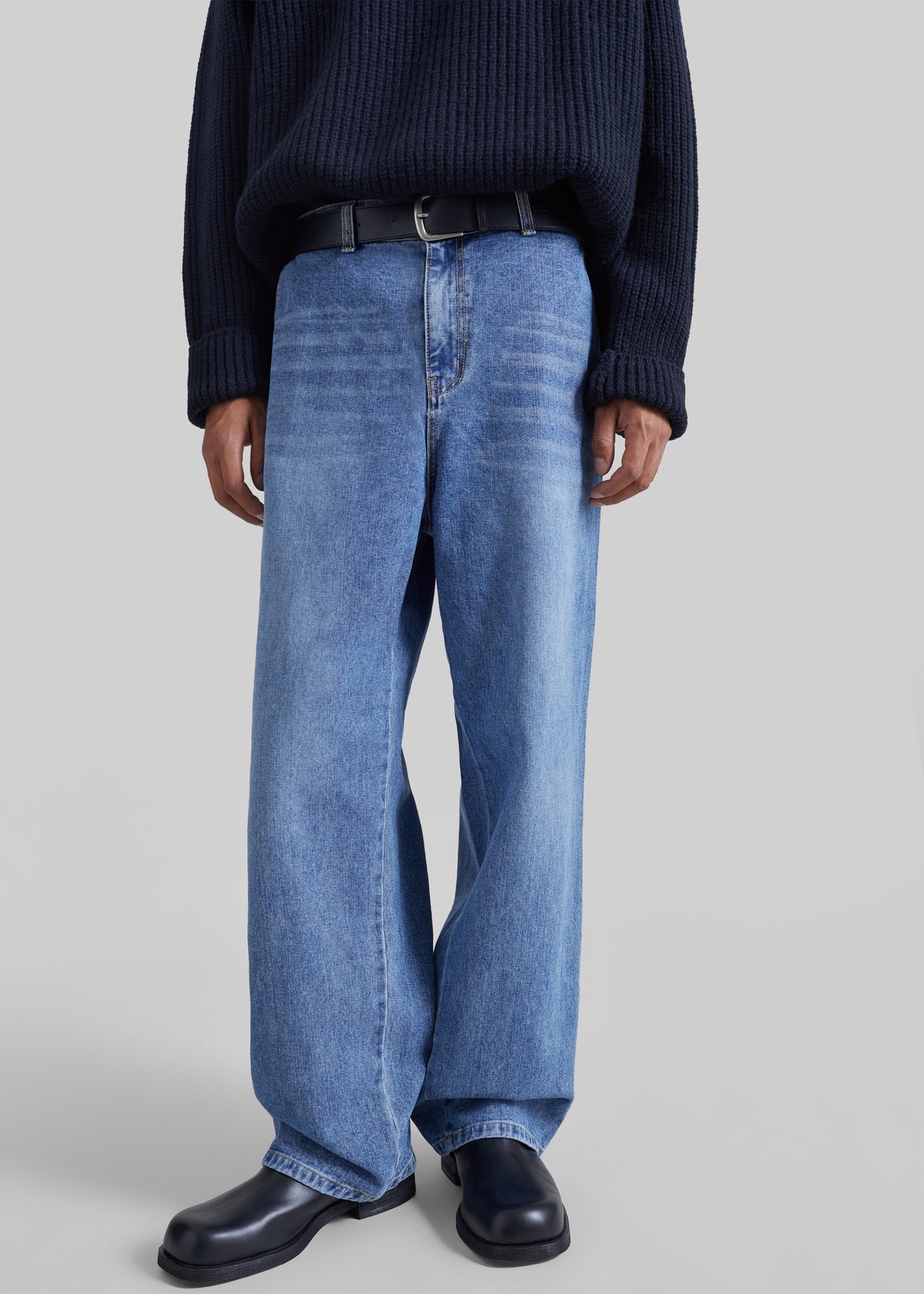 Lizio Straight Jeans - Medium Wash