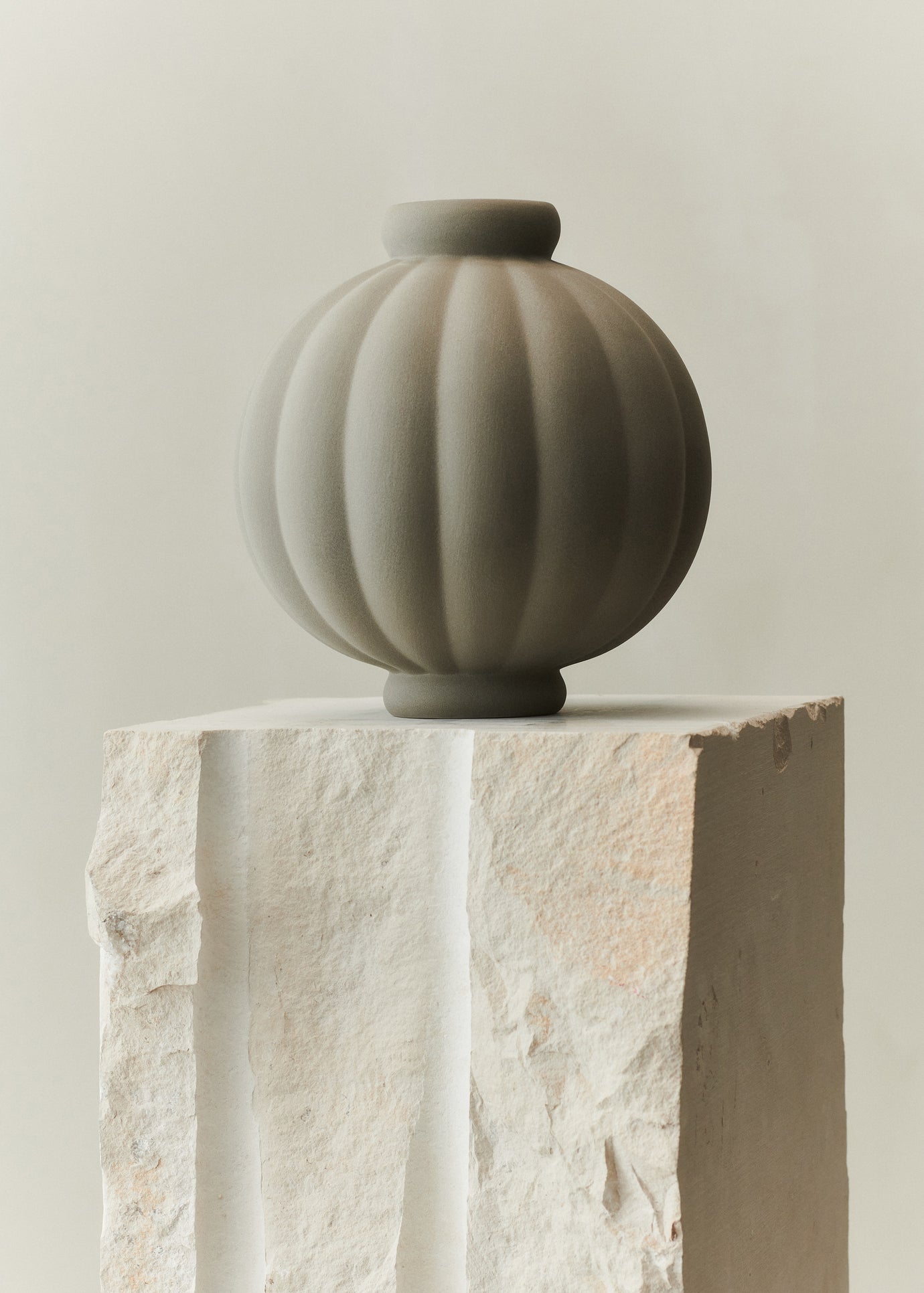 Louise Roe Ceramic Balloon Vase 01 - Sanded Grey - 1