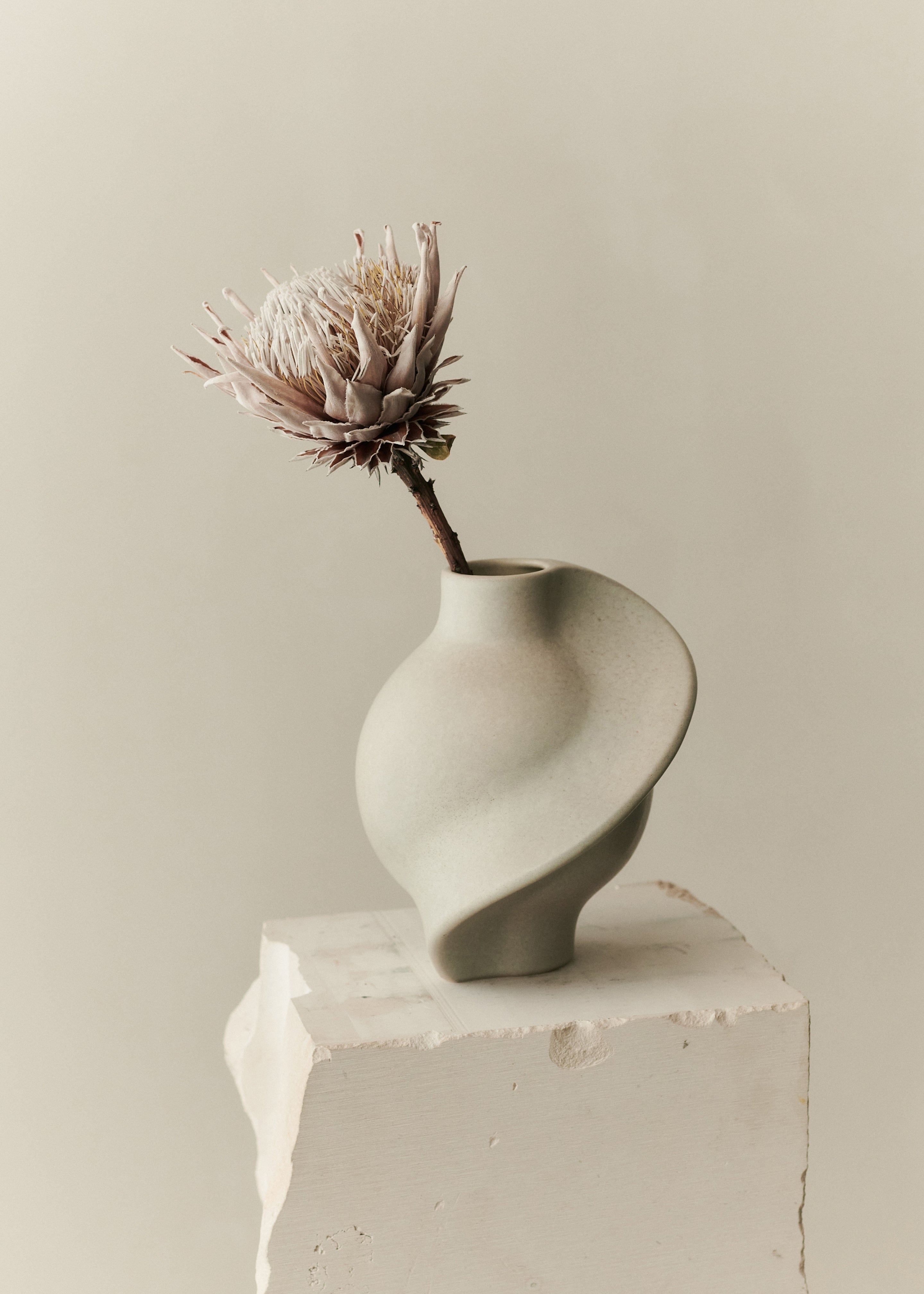 Louise Roe Ceramic Pirout Vase 01 - Vintage Glaze - 1