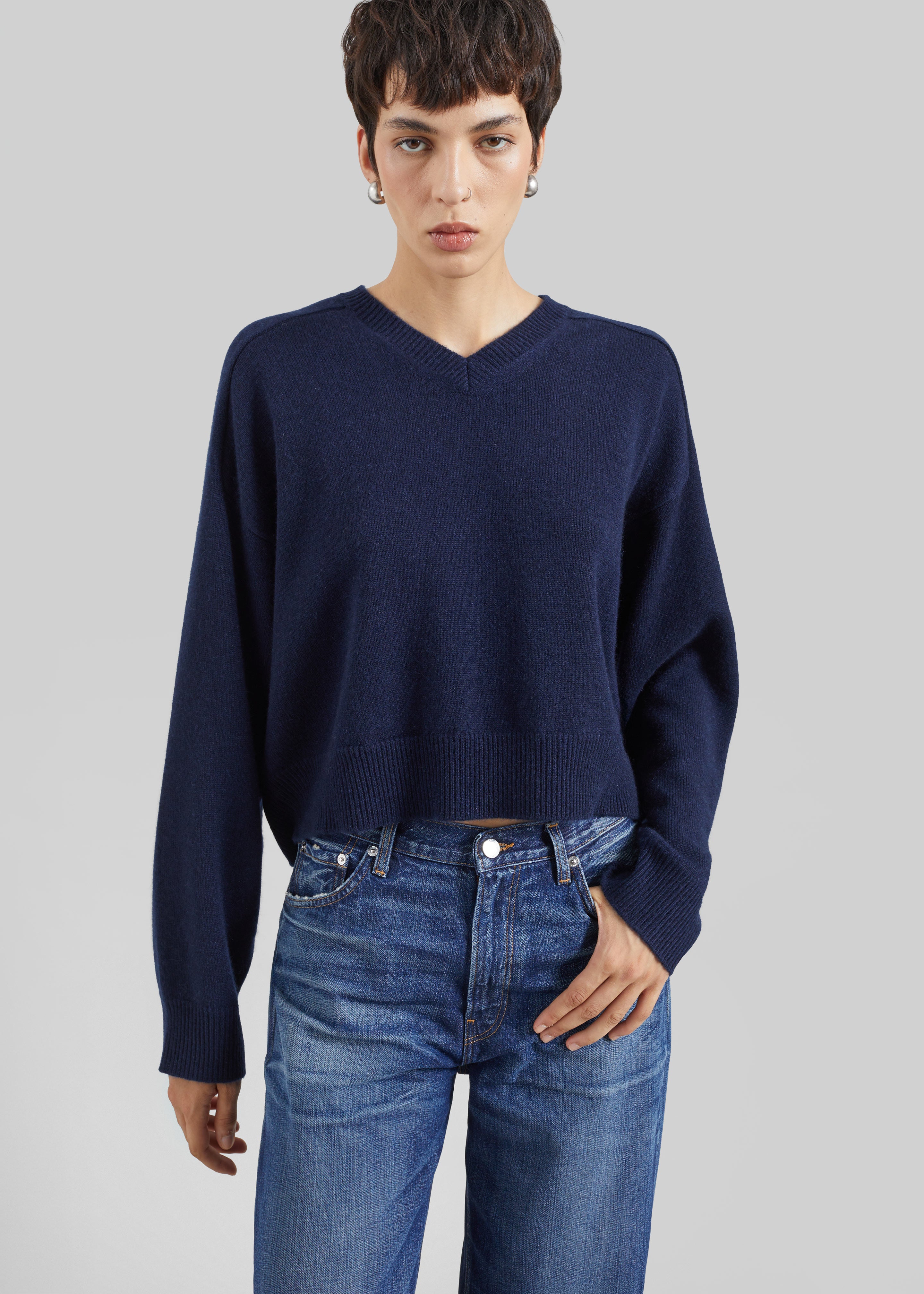 Loulou de Saison Anzor Lds V-Neck Sweater - Navy - 4