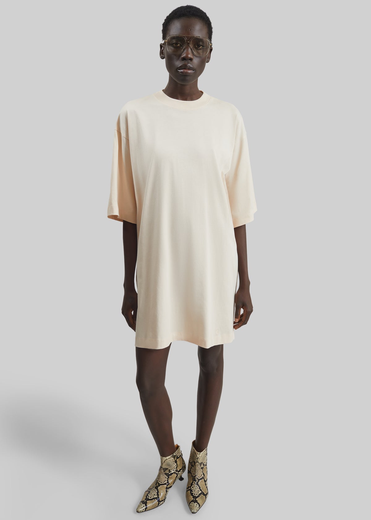 cream t shirt dress Glamaker Women Summer Tshirt Shift Casual Striped Short Sleeve Crew Neck Knee Length Comfy Dress with Pockets (Beige Stripe S) at Amazon Women's Clothing store 100% cotton. Vestido Mini Tipo Camisa Amelia
