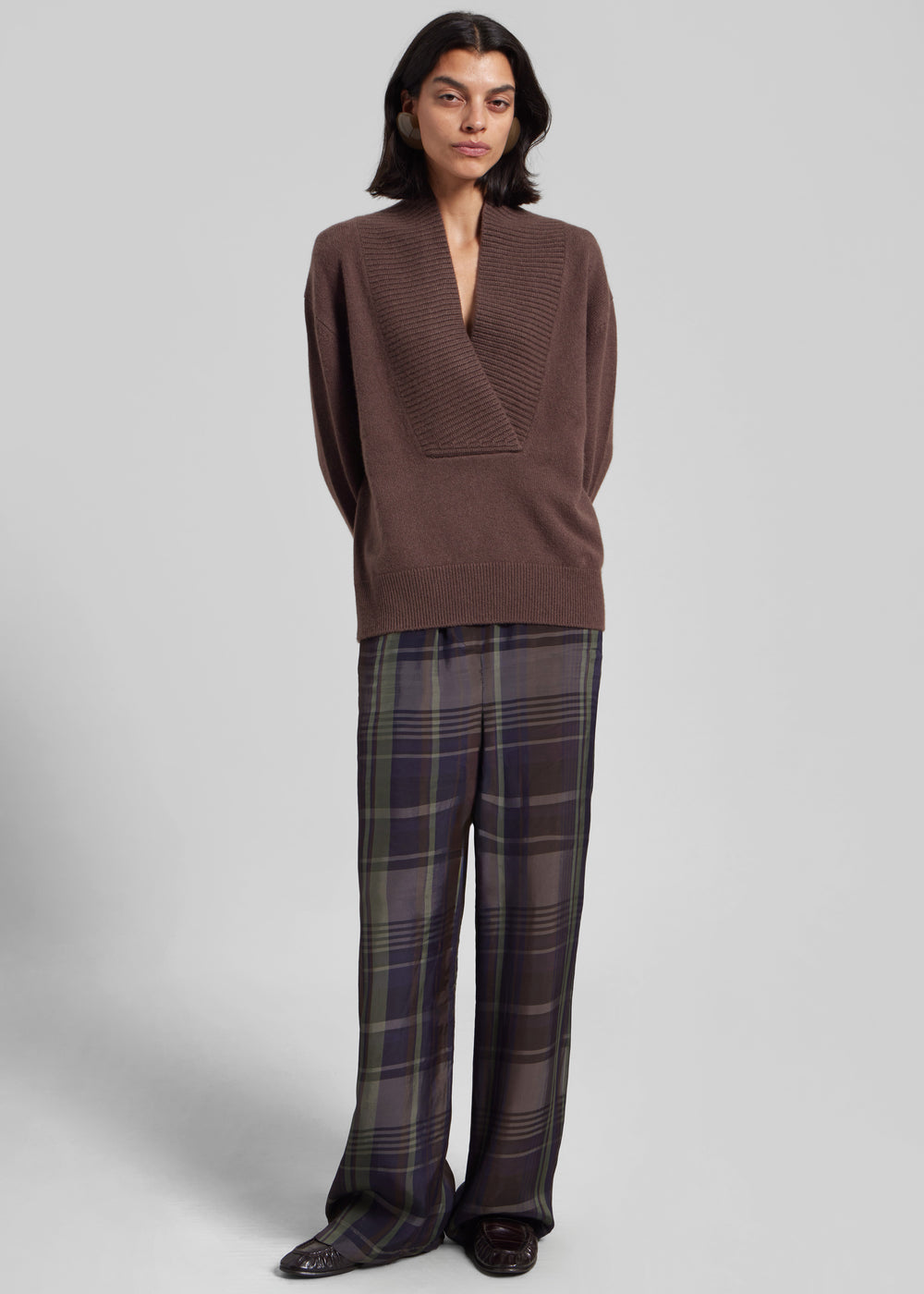 Loulou de Saison Makela Cashmere V-Neck Sweater - Brown