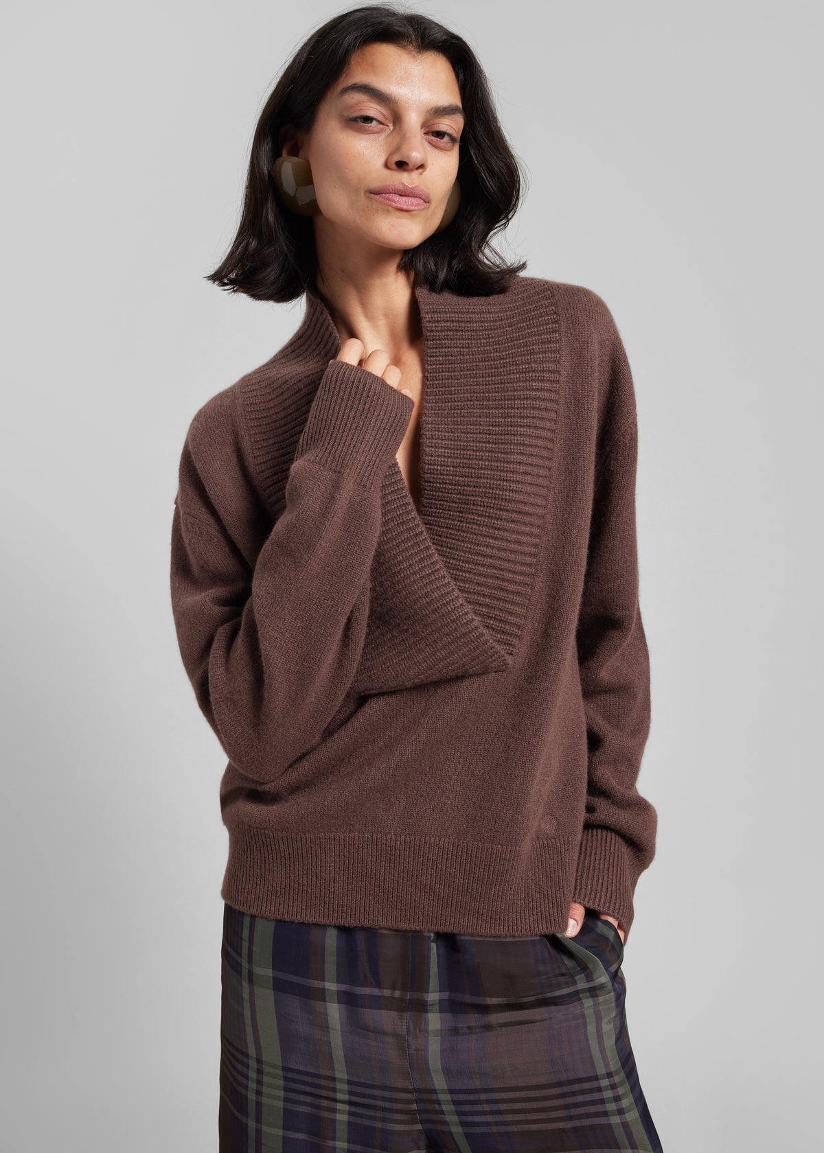 Loulou de Saison Makela Cashmere V-Neck Sweater - Brown - 4