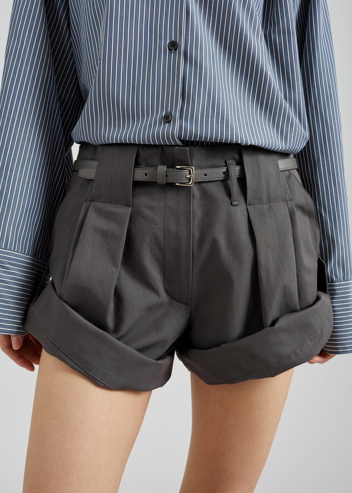 Low Classic Tuck Point Turn-Up Shorts - Charcoal - 2