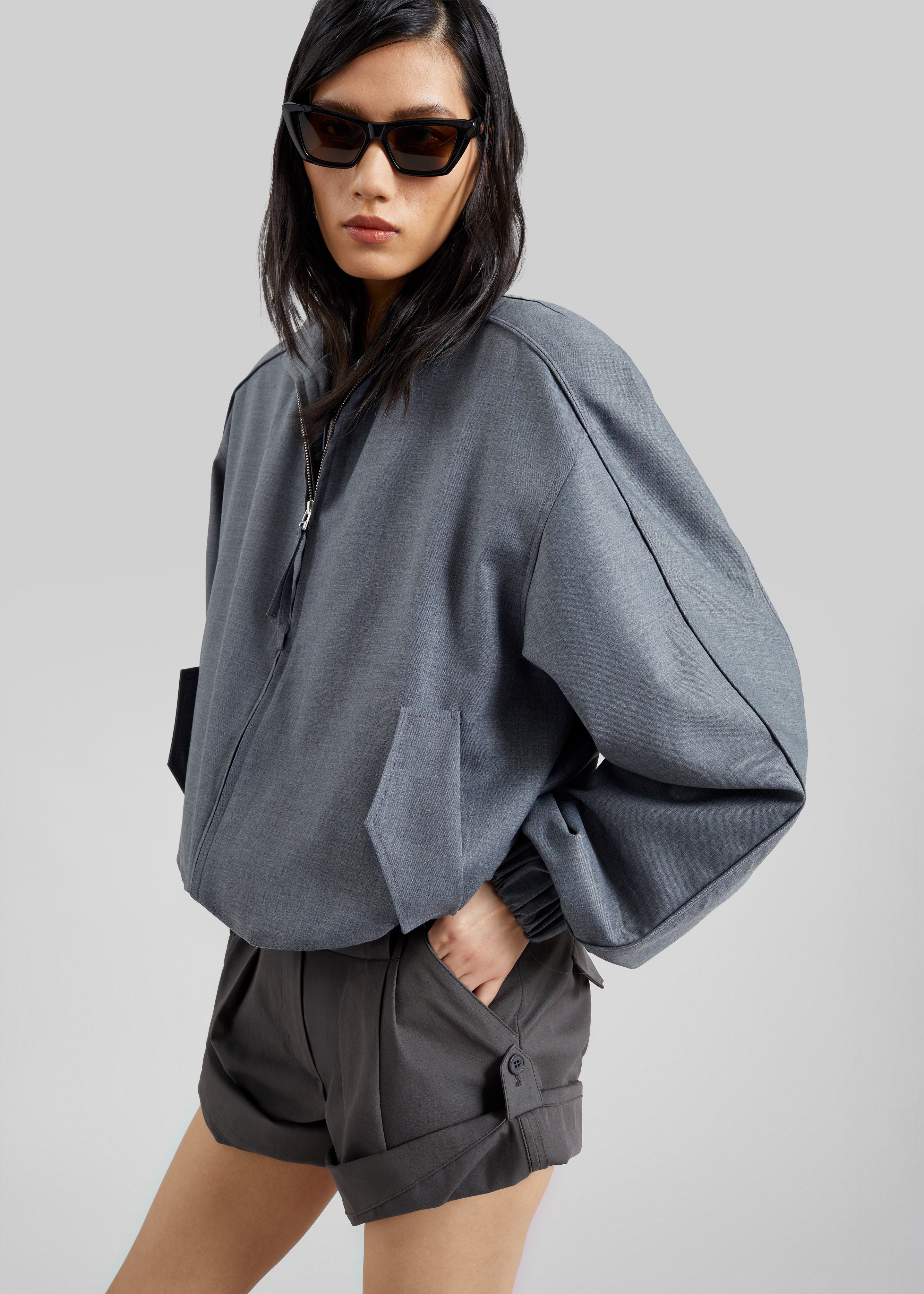 Low Classic Tuck Point Turn-Up Shorts - Charcoal - 7