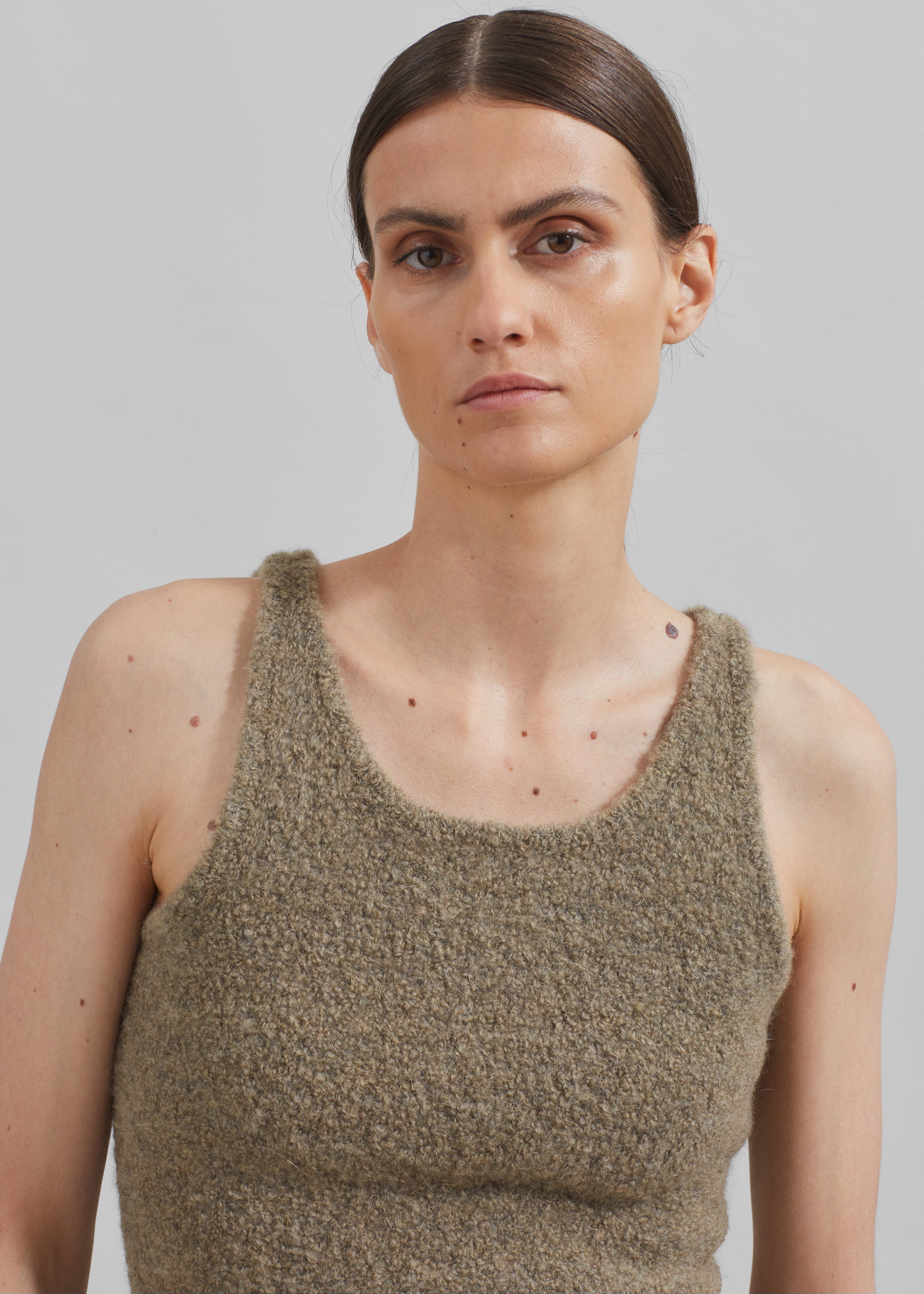 Low Classic Fluffy Sleeveless Knit Top - Khaki - 3