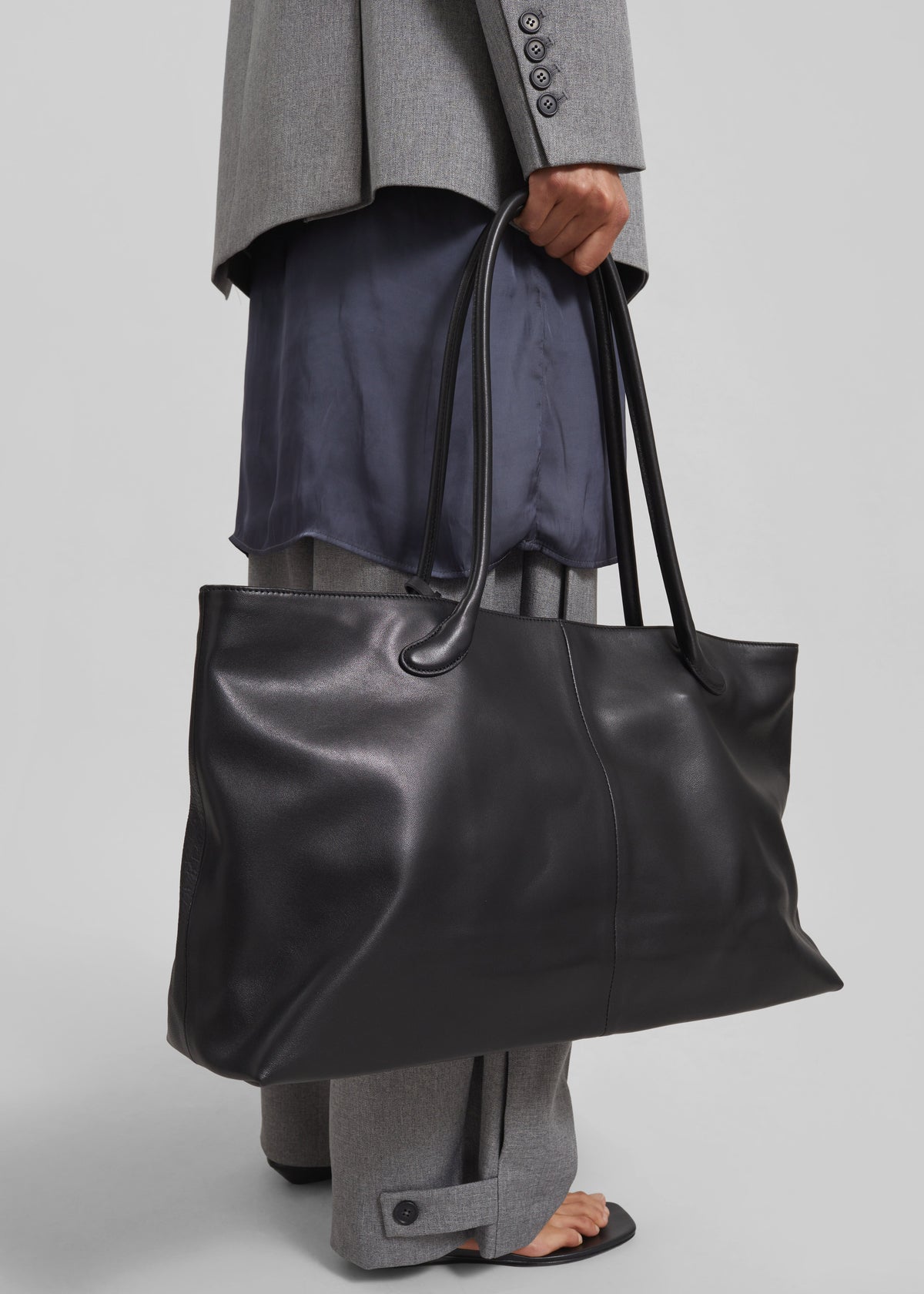 Low Classic Haricot Bag - Leather Black - 4