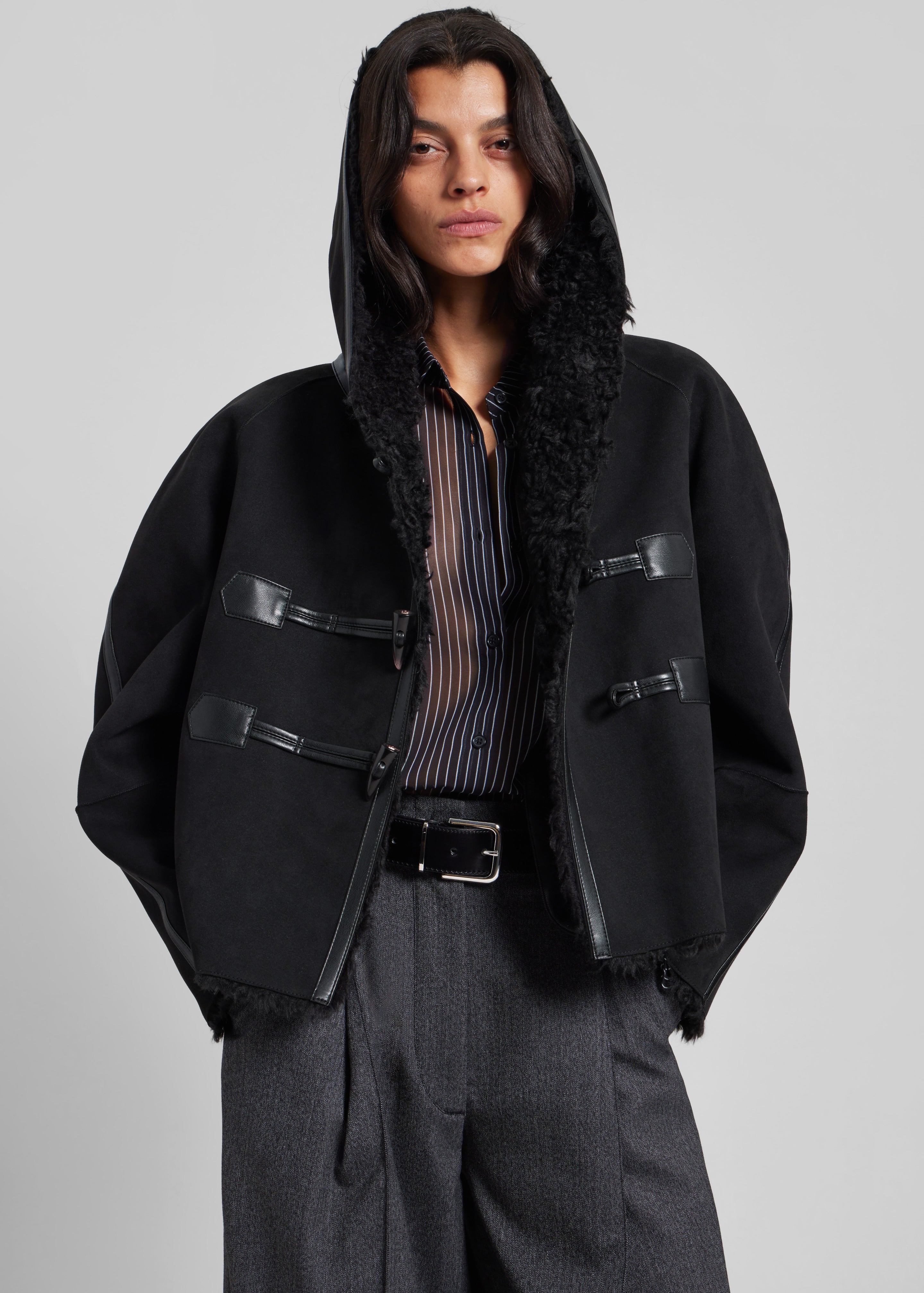 Low Classic Reversible Duffle Short Coat - Black - 4