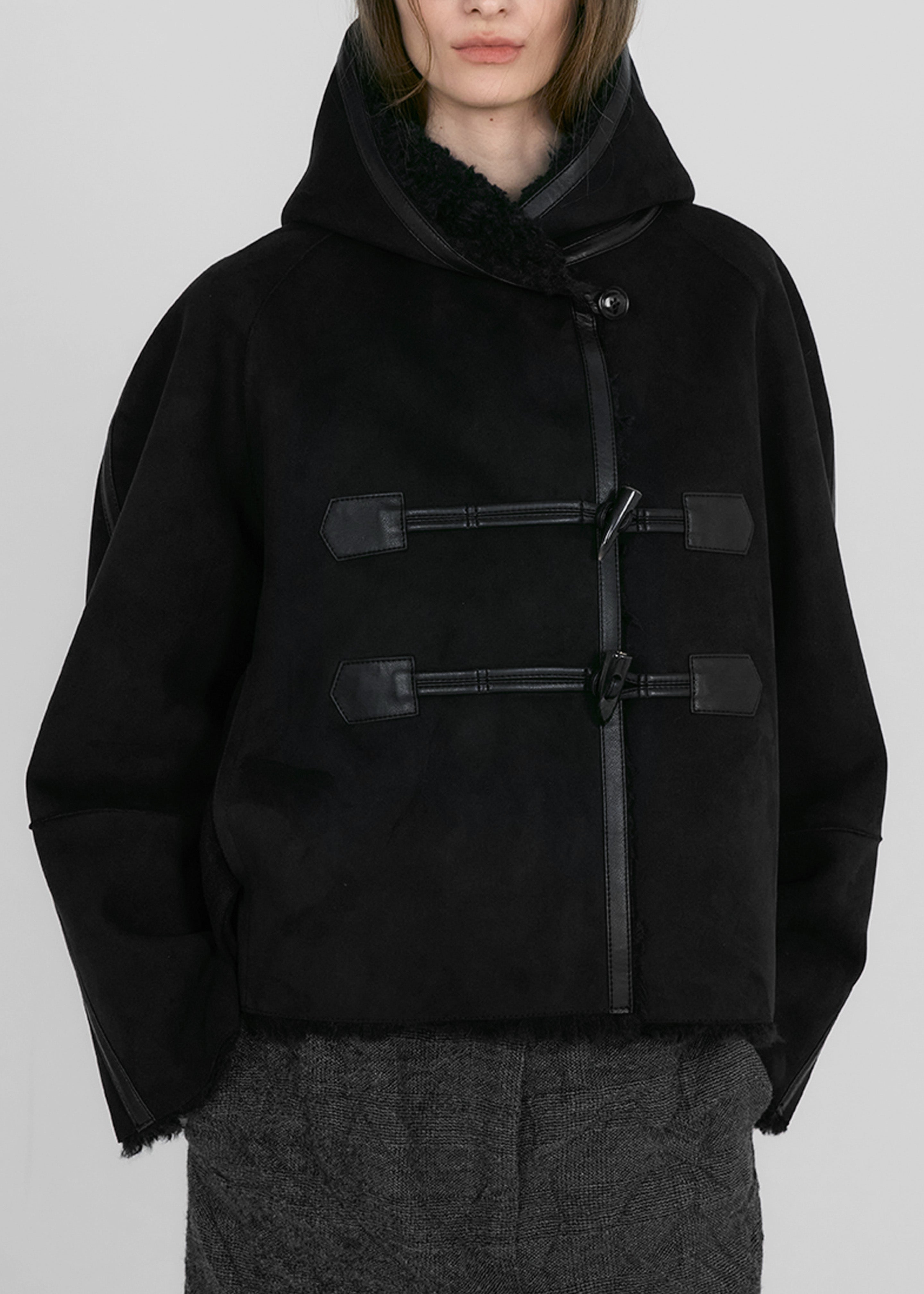 Low Classic Reversible Duffle Short Coat - Black - 6