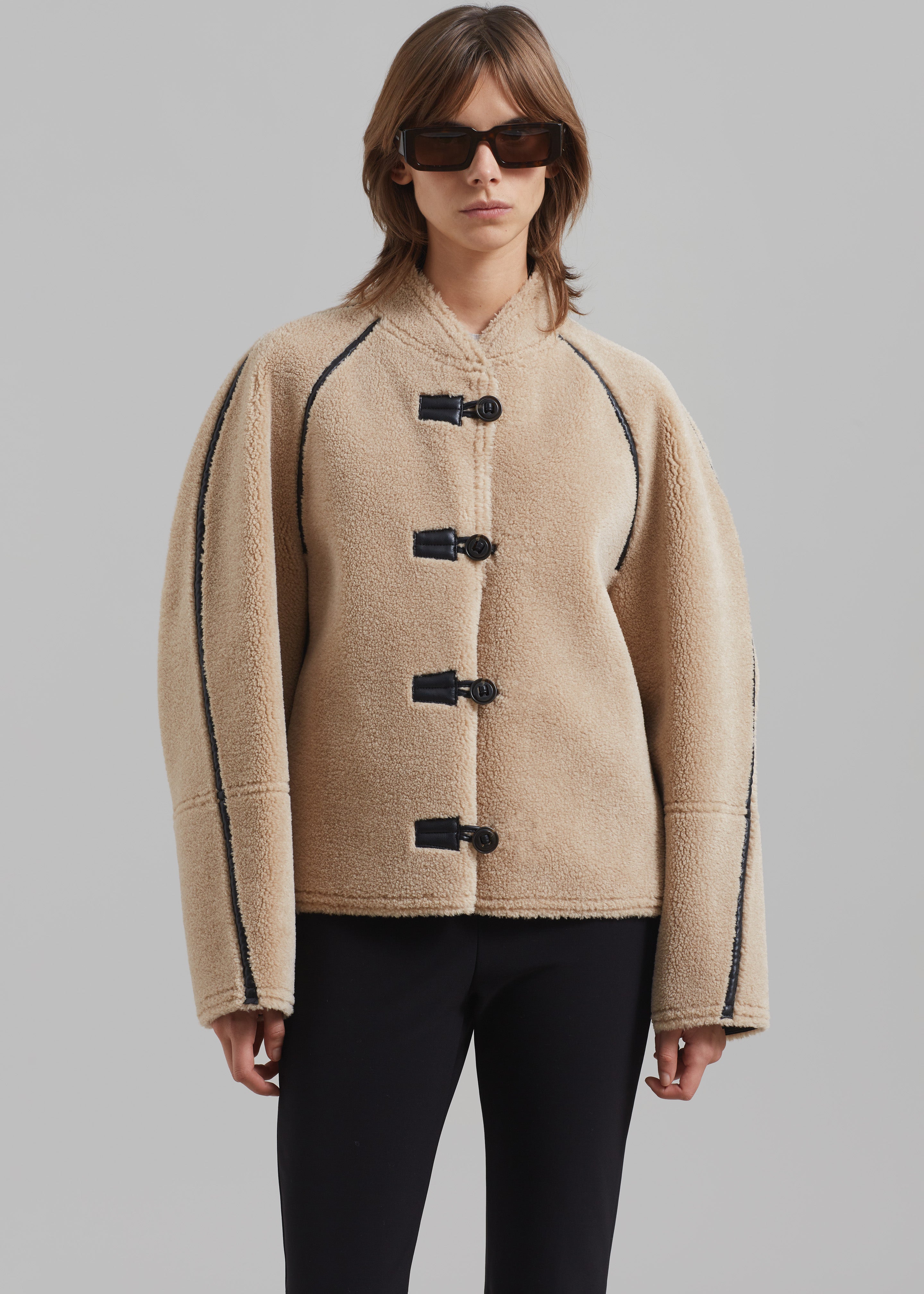 Low Classic Short Shearling Reversible Coat - Beige - 7