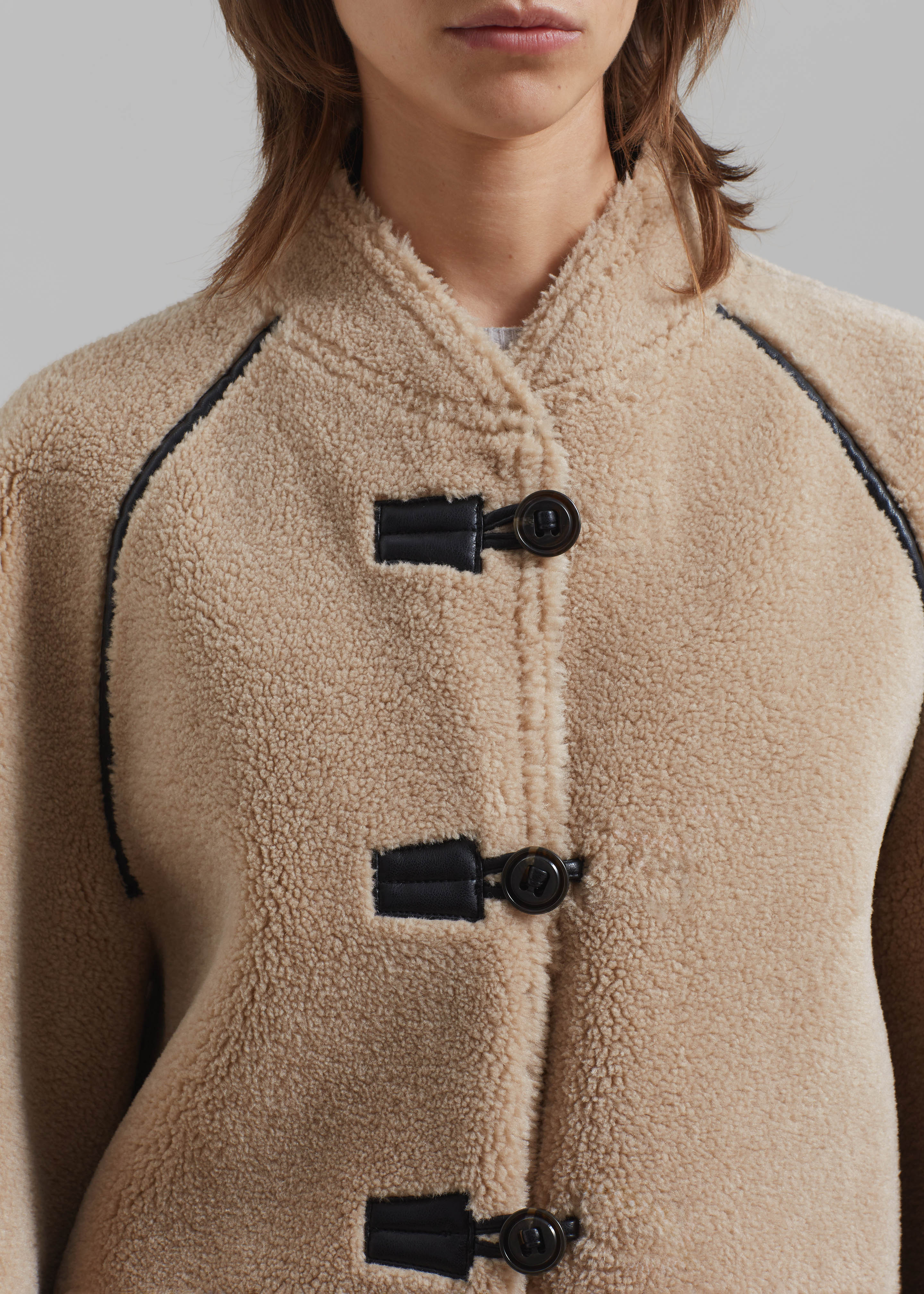 Low Classic Short Shearling Reversible Coat - Beige - 10