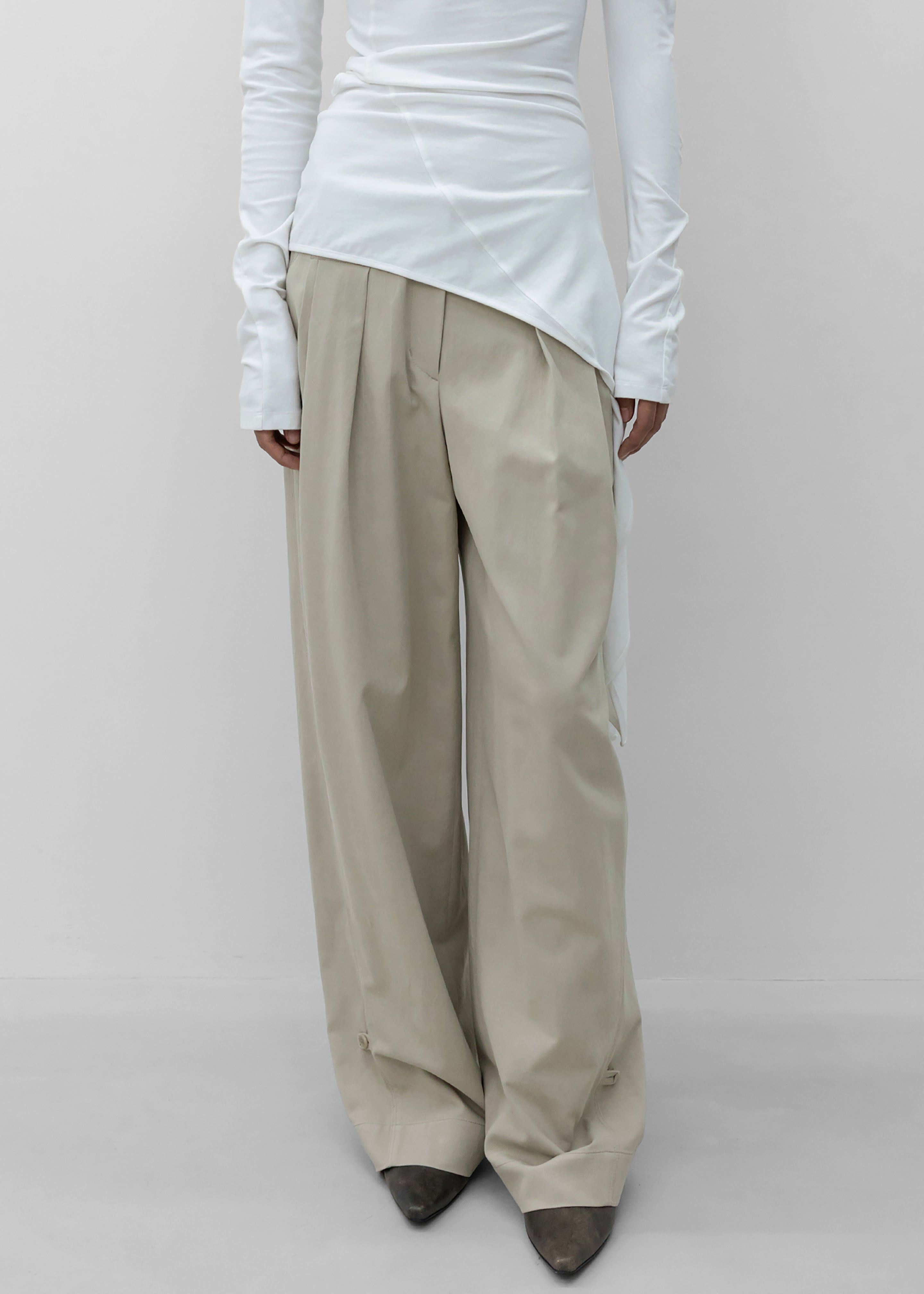 Low Classic Wide Two Tuck Pants - Beige – The Frankie Shop