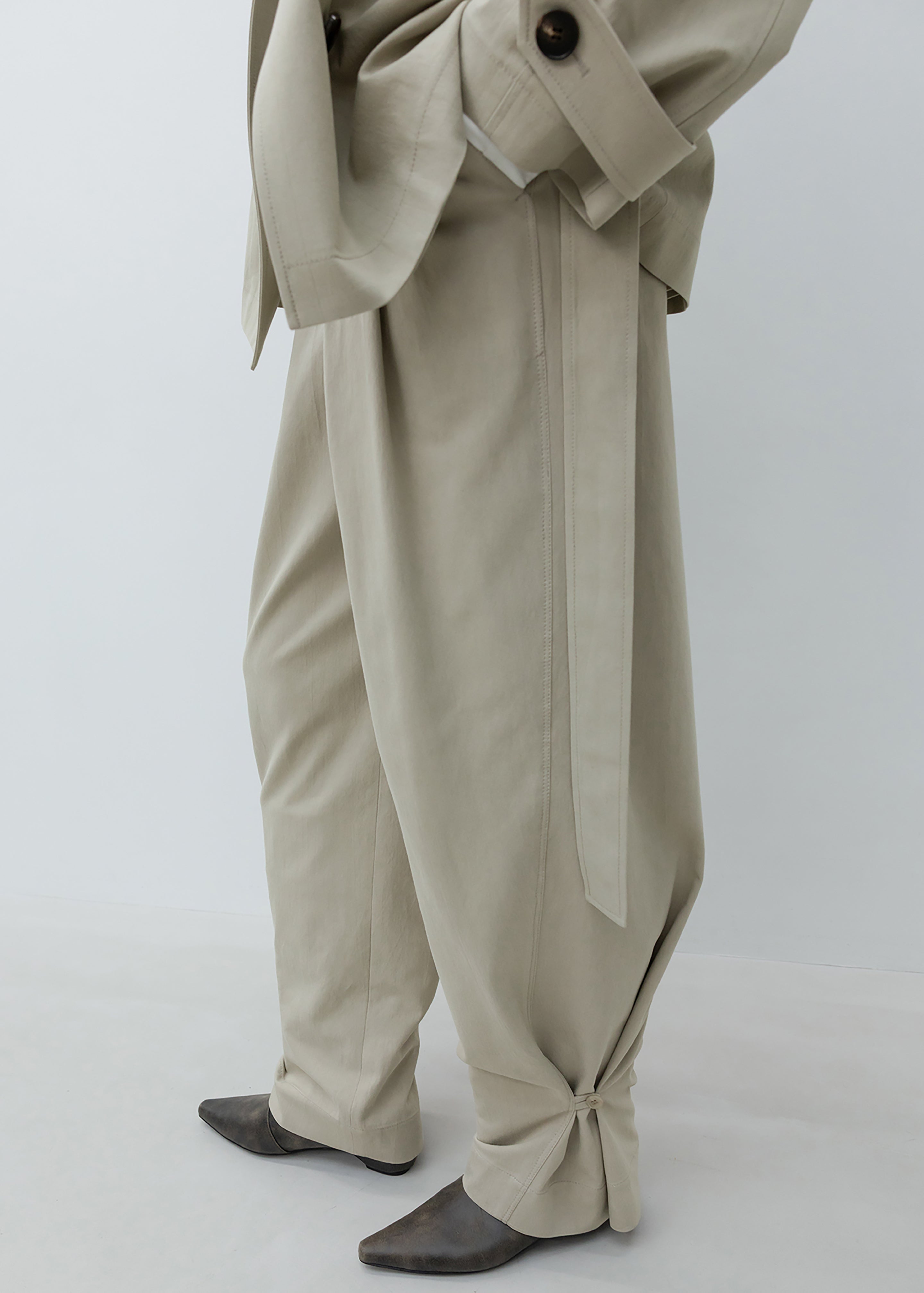 Low Classic Wide Two Tuck Pants - Beige – The Frankie Shop