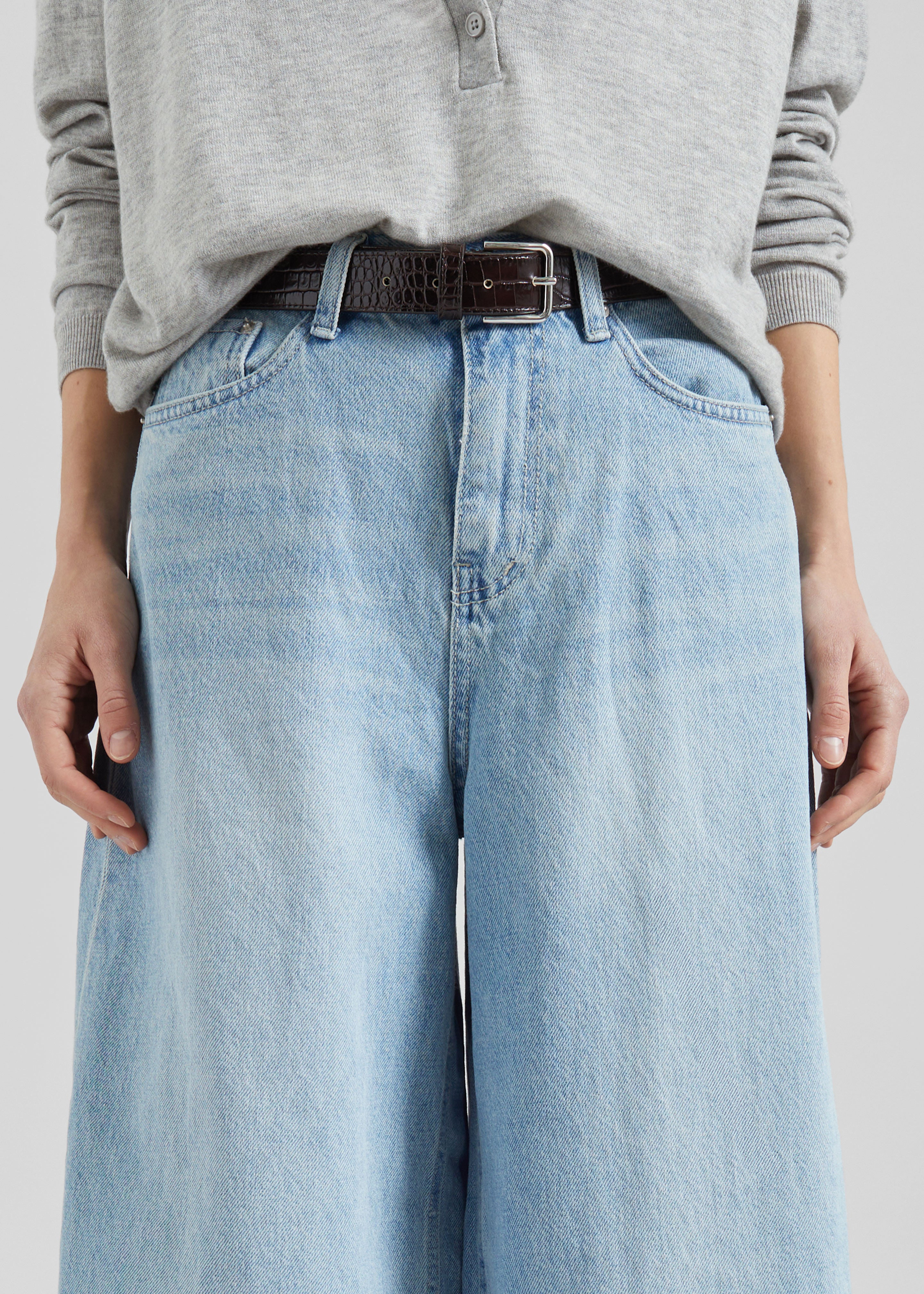Lucena Barrel-Leg Jeans - Light Wash - 4