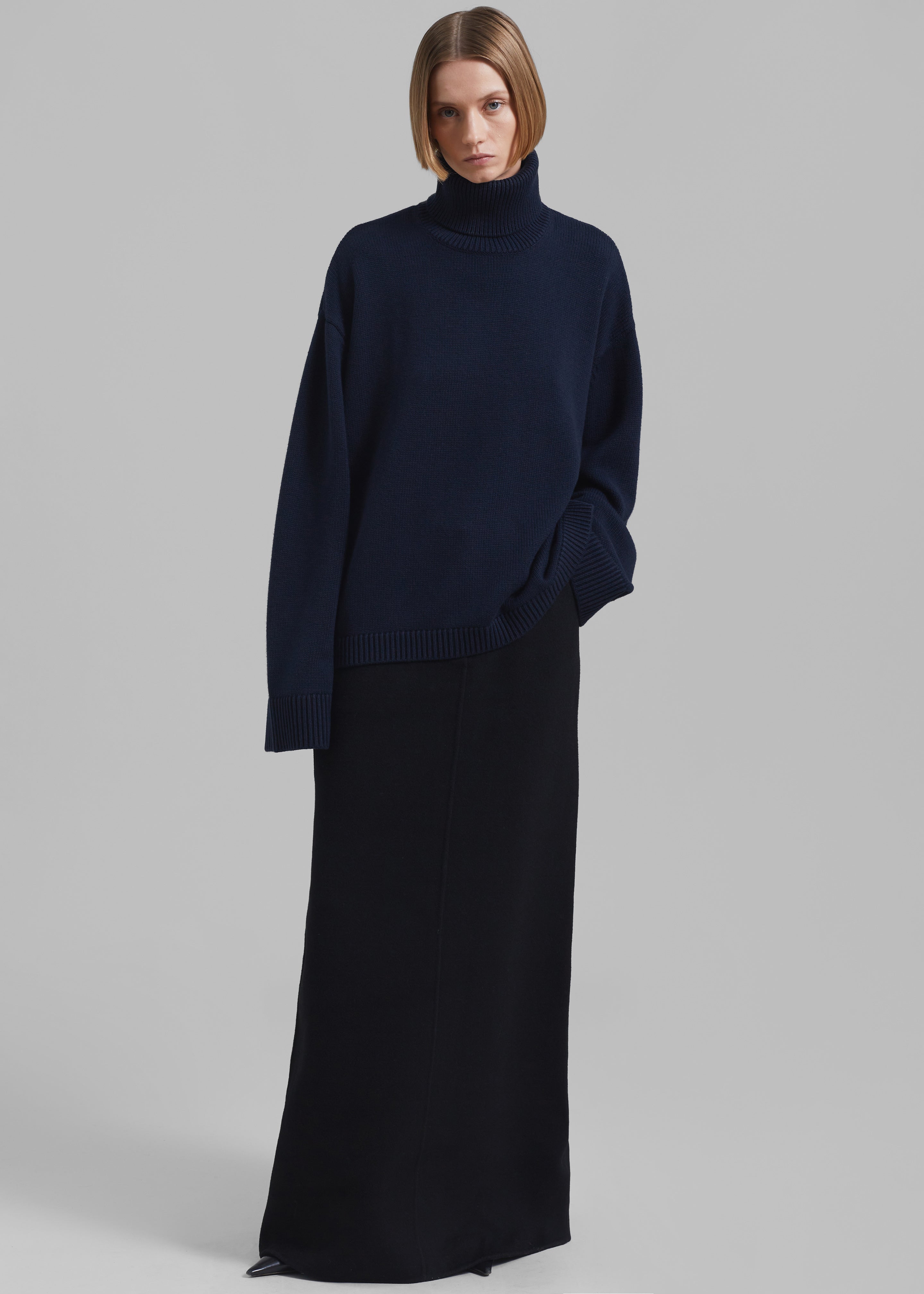 Malvo Long Wool Pencil Skirt - Black - 8