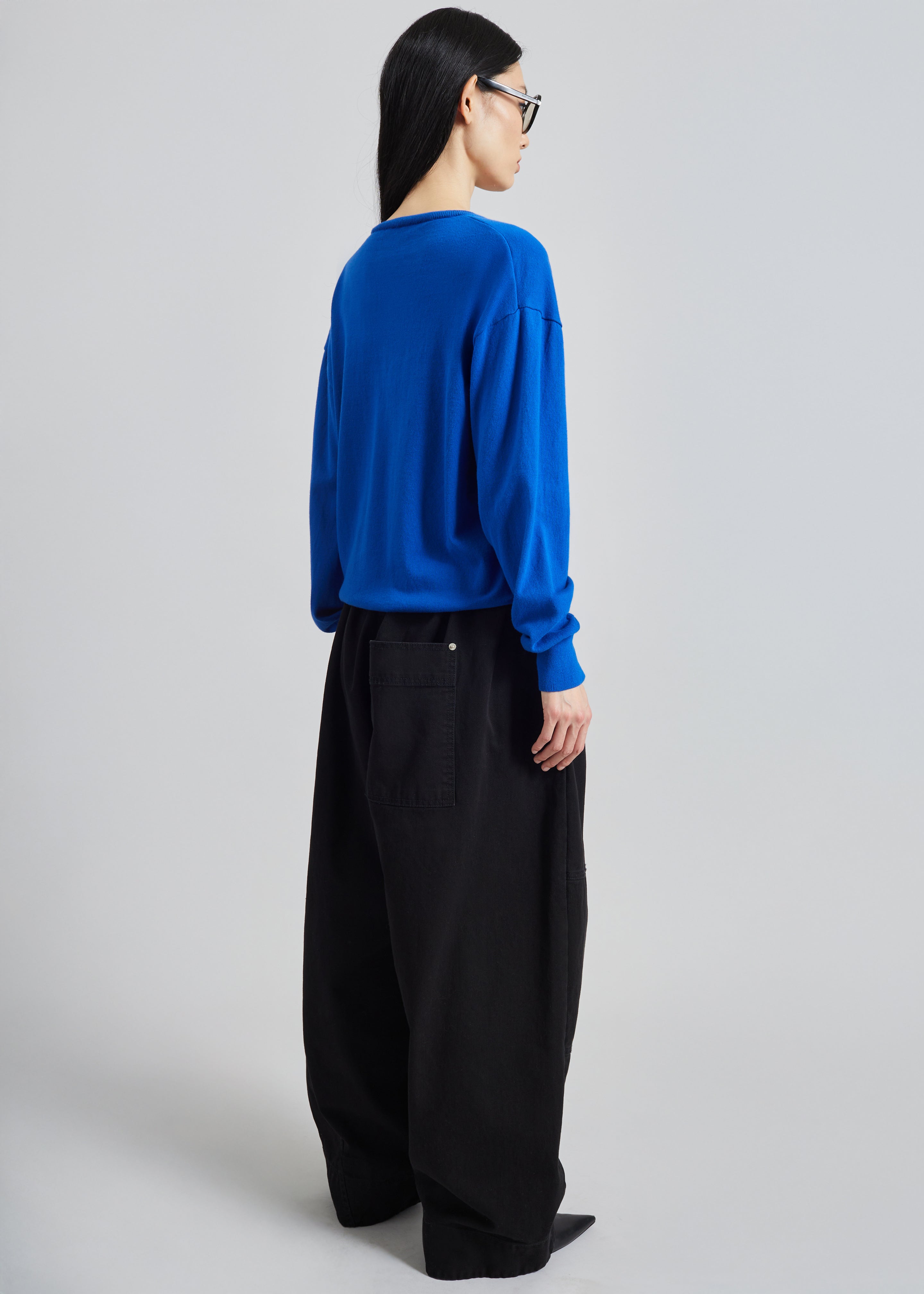 Meera V-Neck Sweater - Cobalt – The Frankie Shop