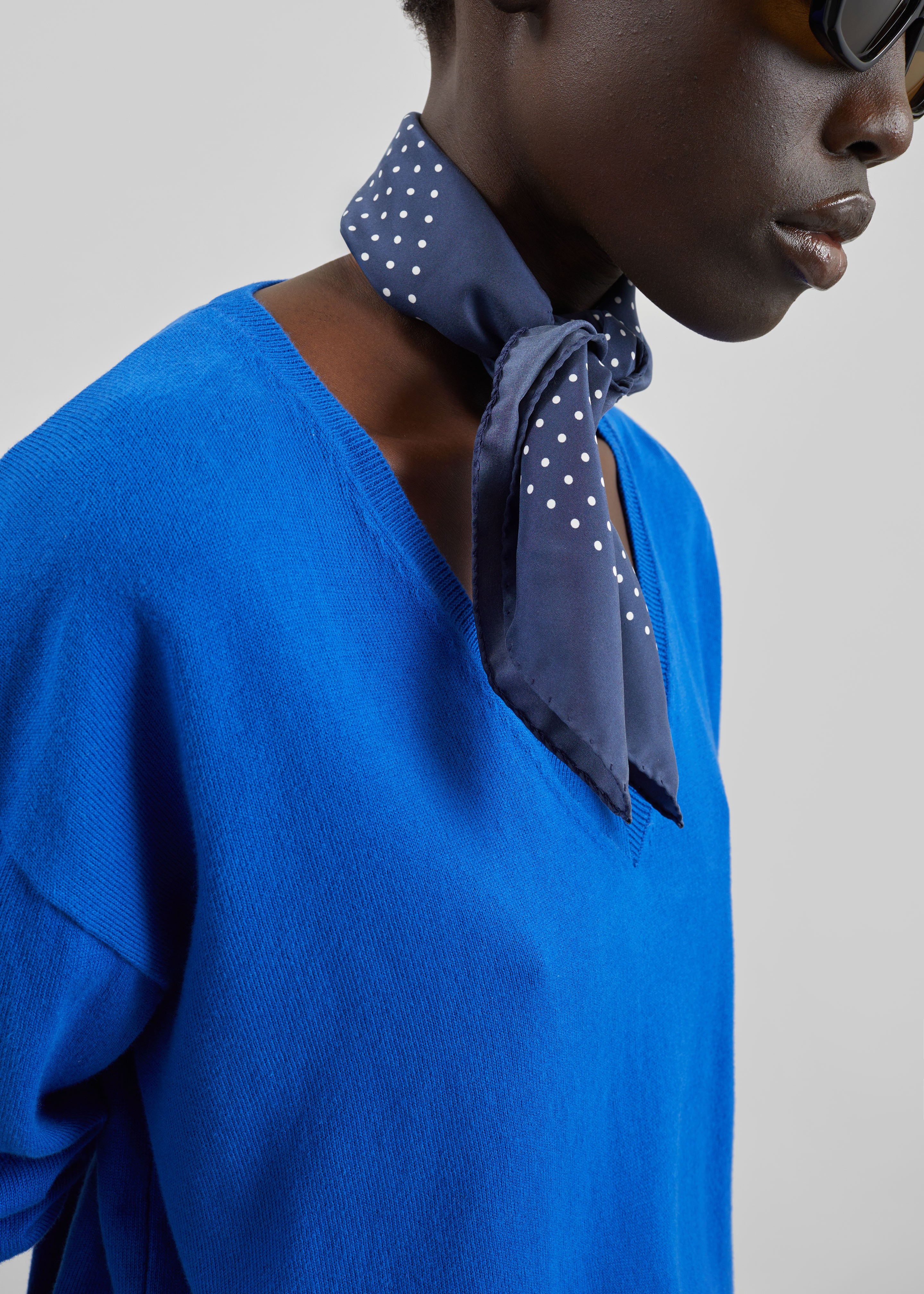 Meera V-Neck Sweater - Cobalt – The Frankie Shop
