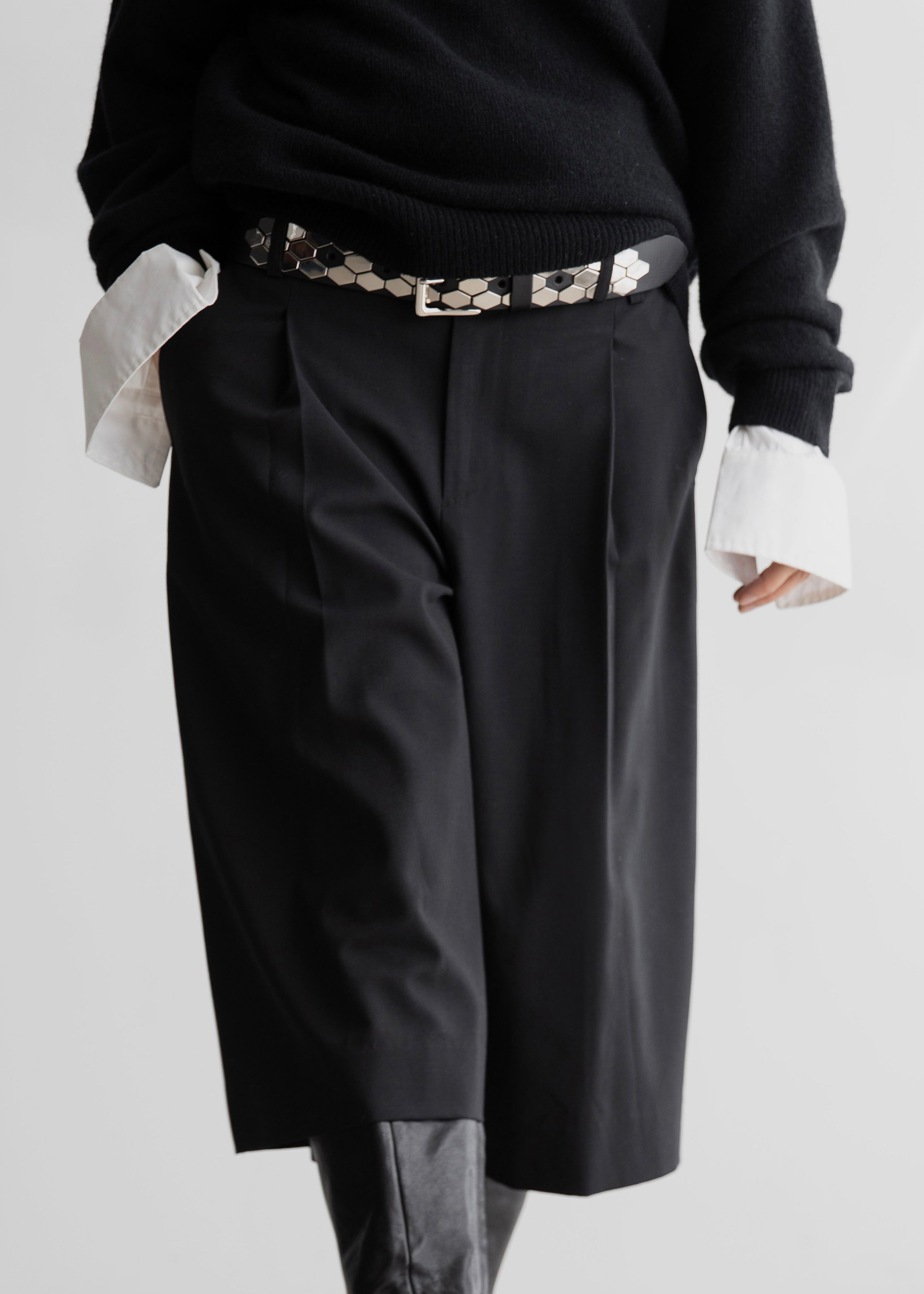 Meldert Bermuda Shorts - Black - 8