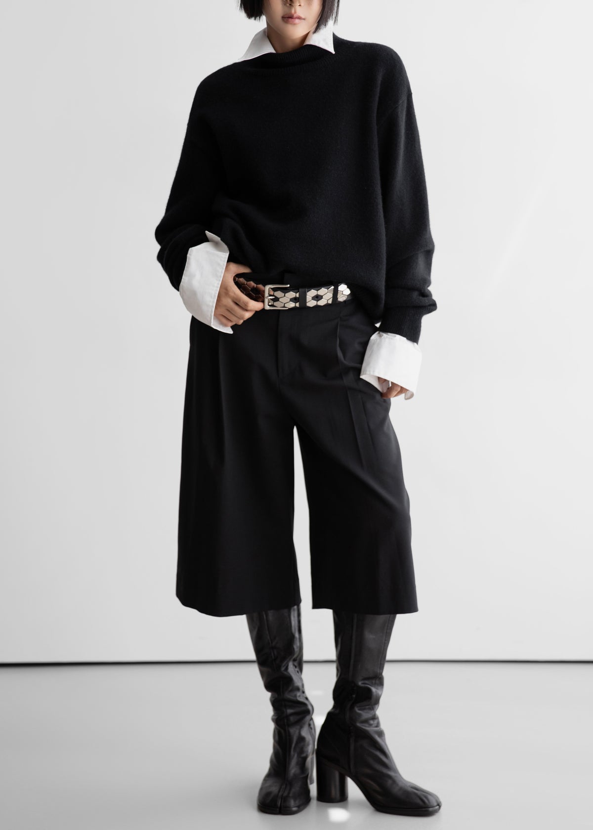 Meldert Bermuda Shorts - Black - 7