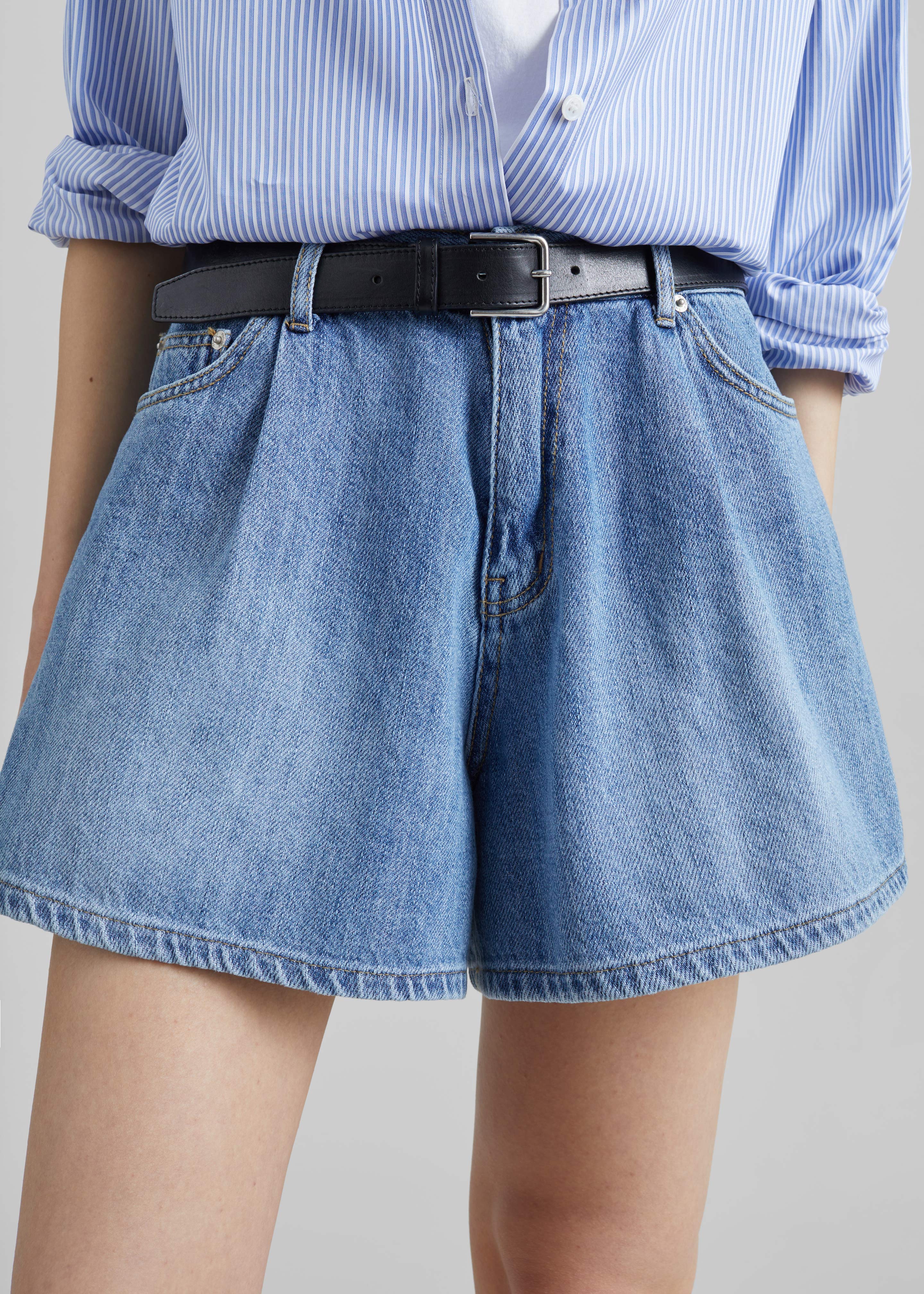 Mojave Pleated Denim Shorts - Medium Wash - 3