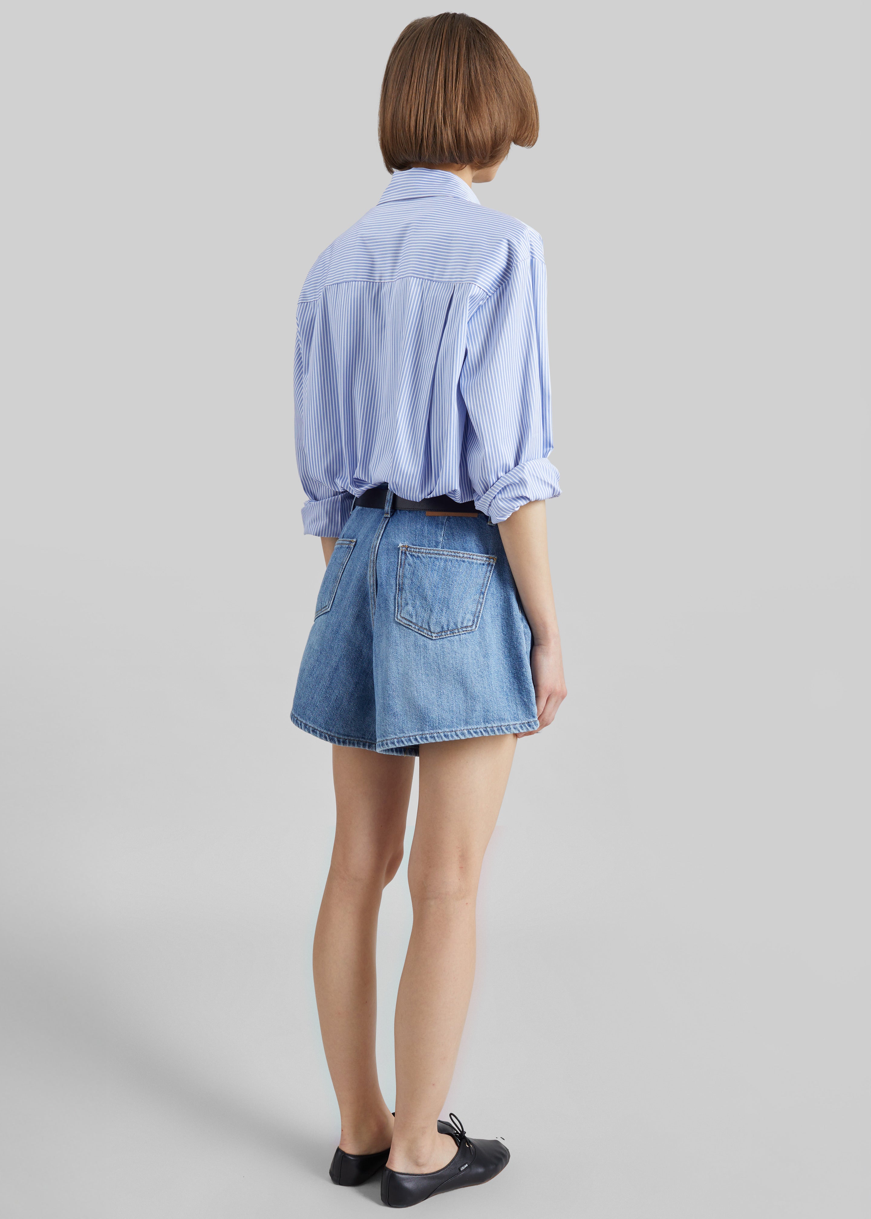 Mojave Pleated Denim Shorts - Medium Wash - 7