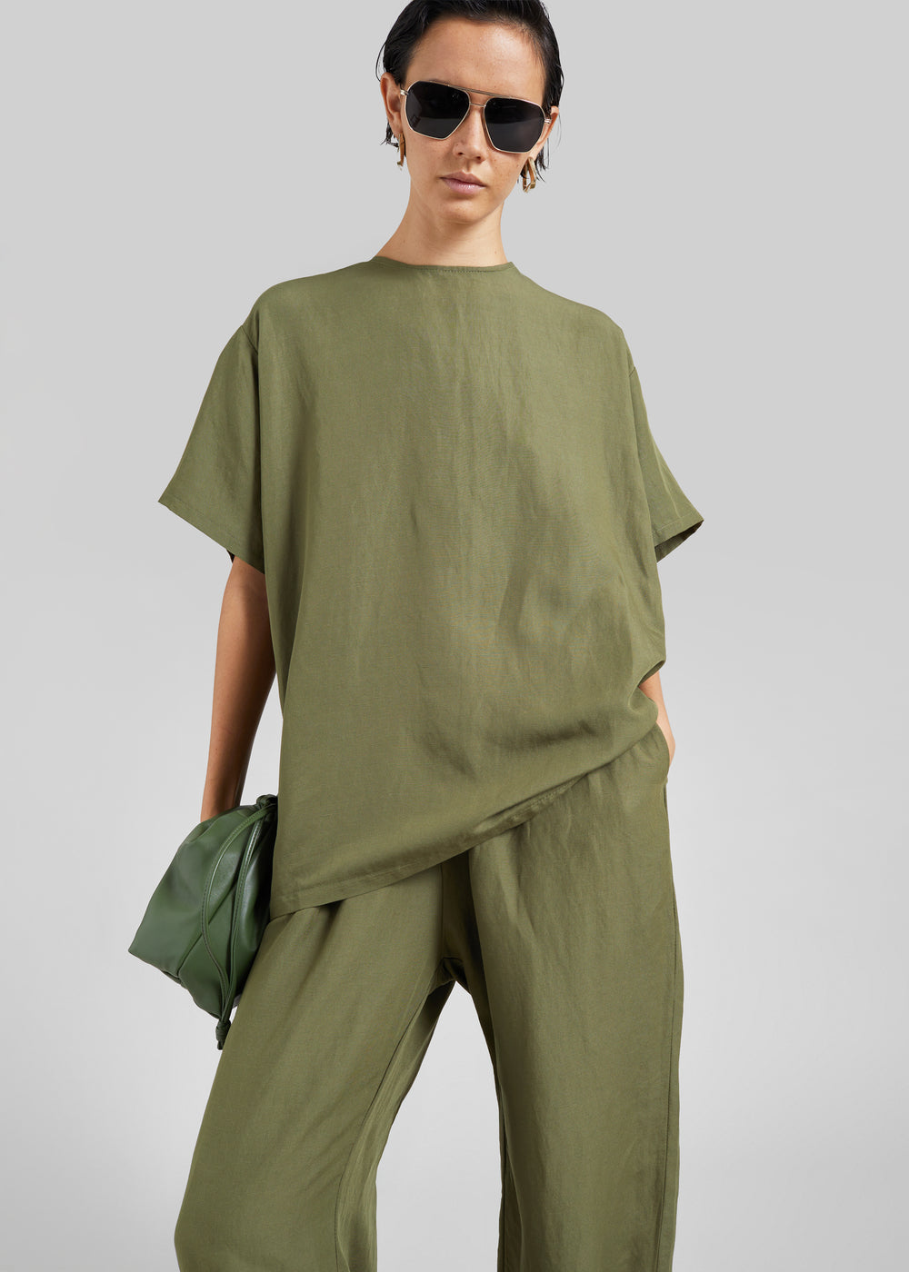 Morat Linen Back Button Top - Olive