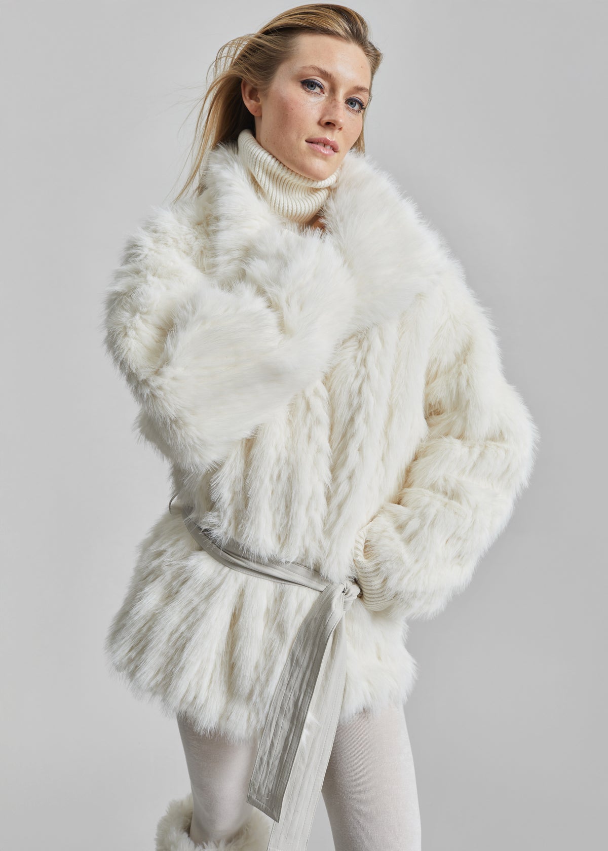 Mortisa Faux Fur Belted Short Coat - Off White - 3