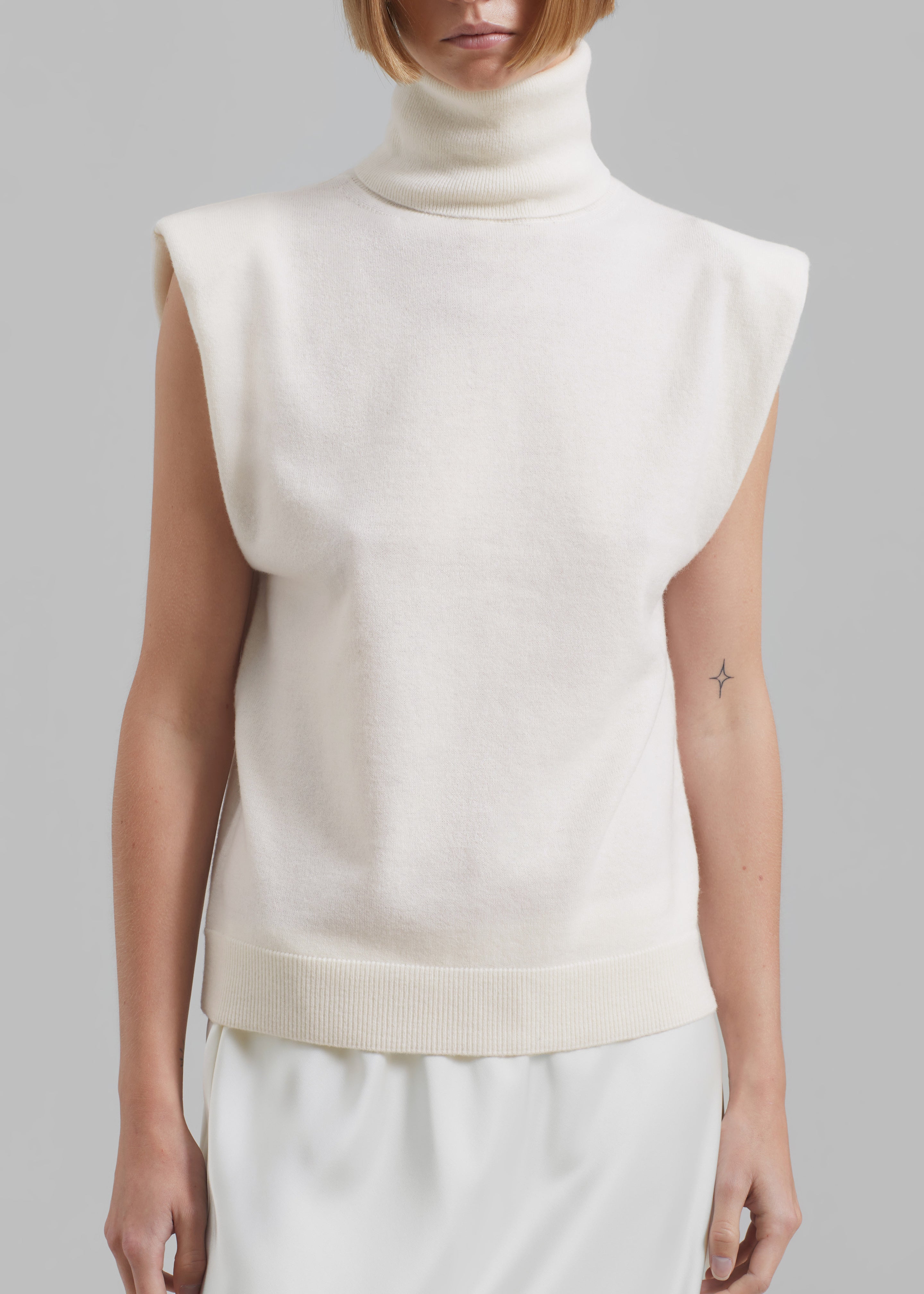 Thin hotsell white turtleneck