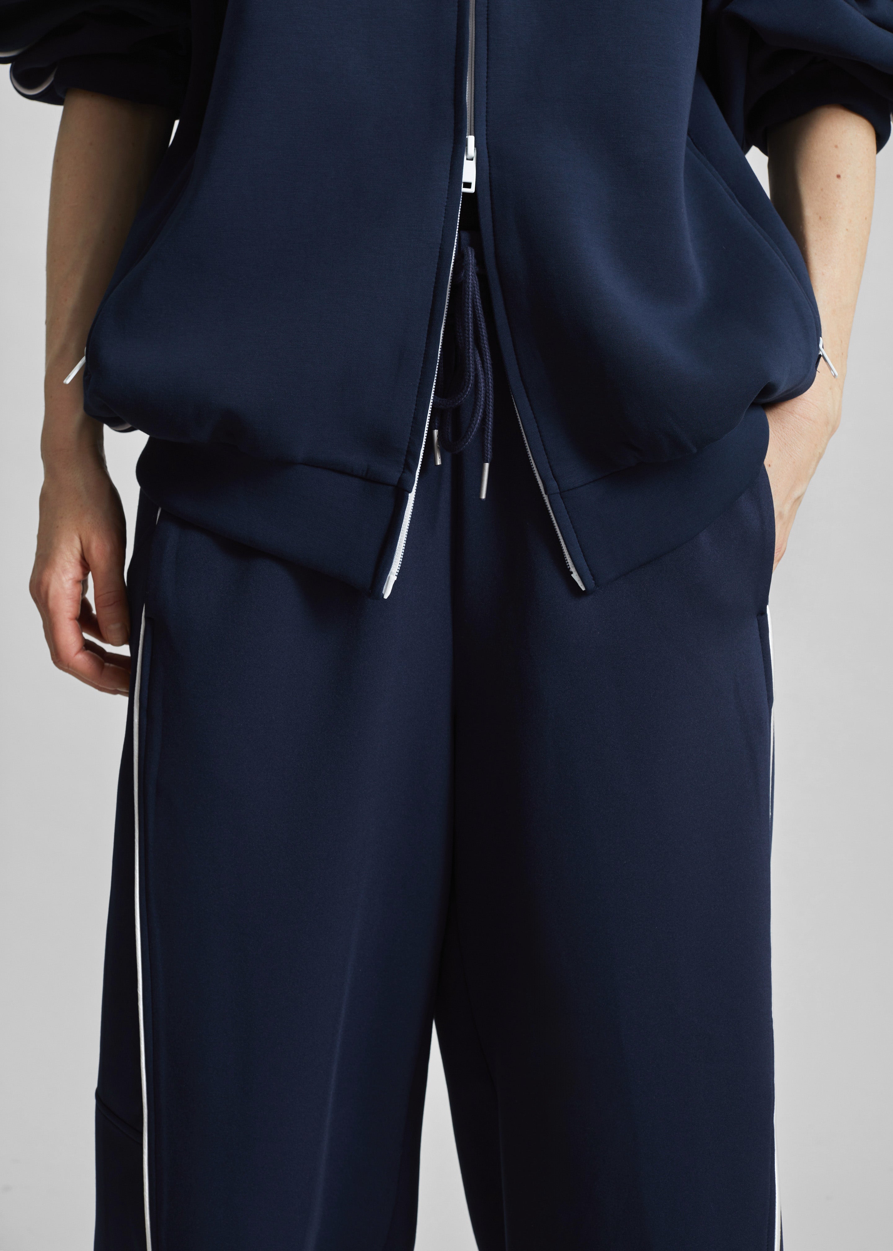Nayen Track Pants - Navy – The Frankie Shop