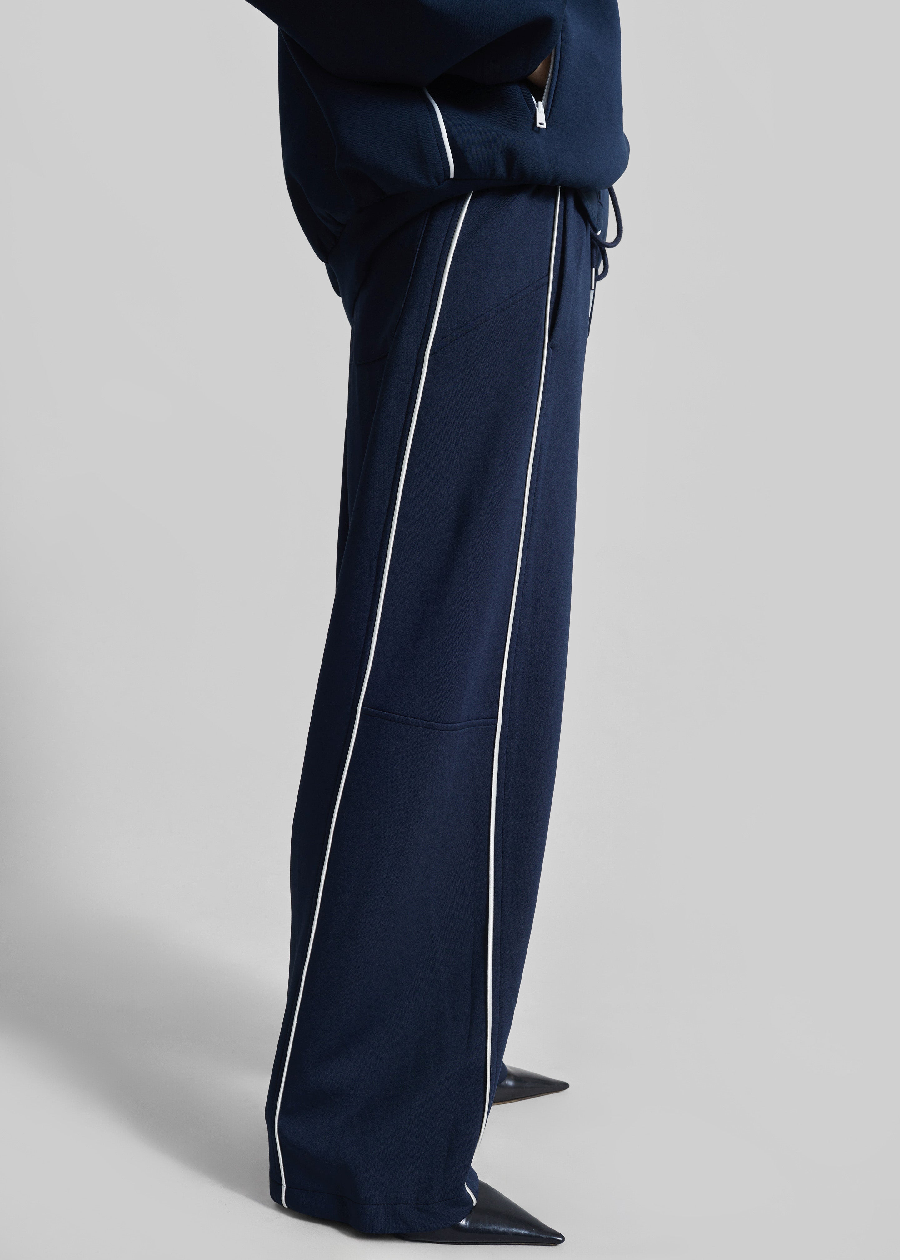 Nayen Track Pants - Navy – The Frankie Shop