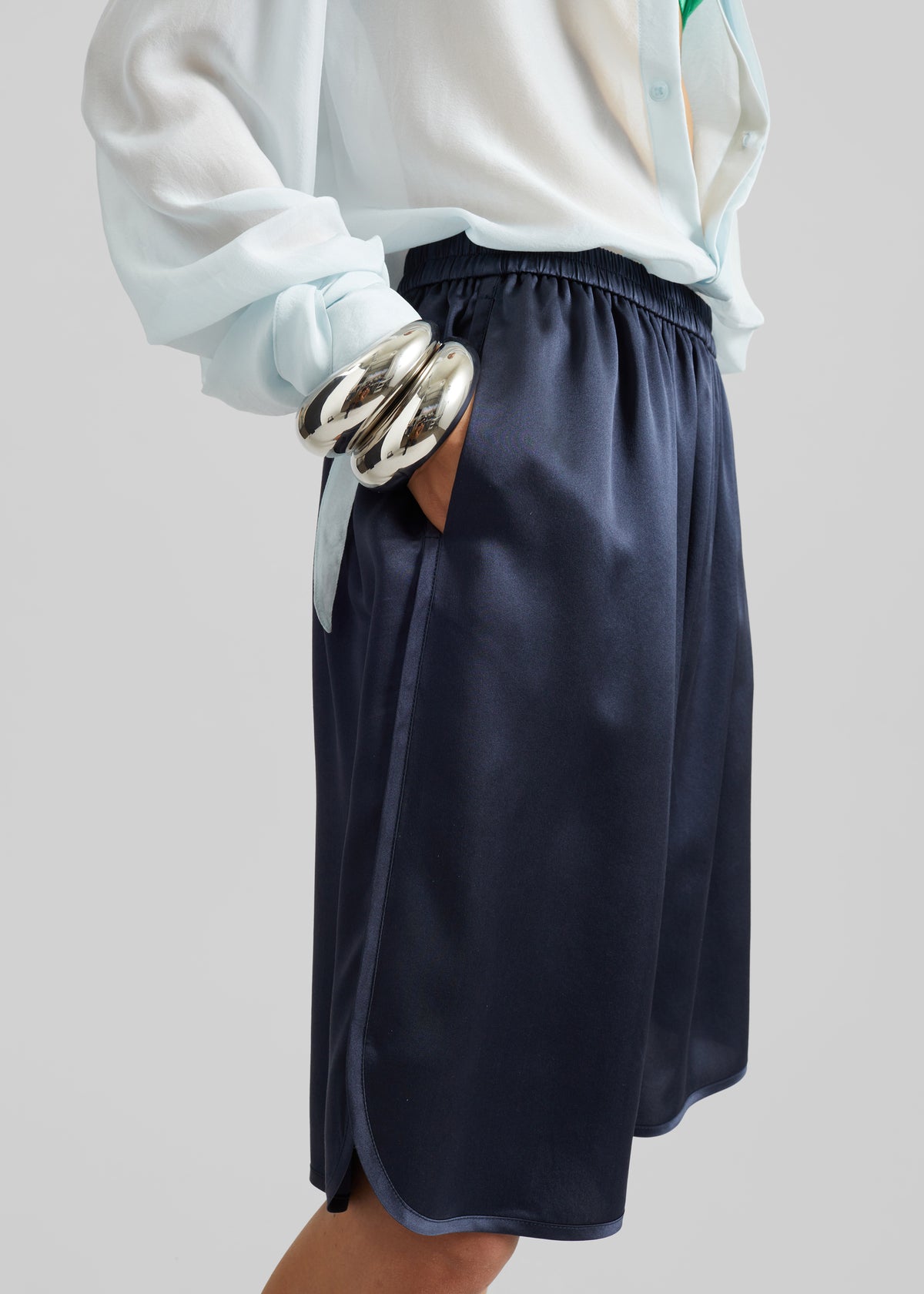 Nelis Silk Bermuda Shorts - Navy - 2